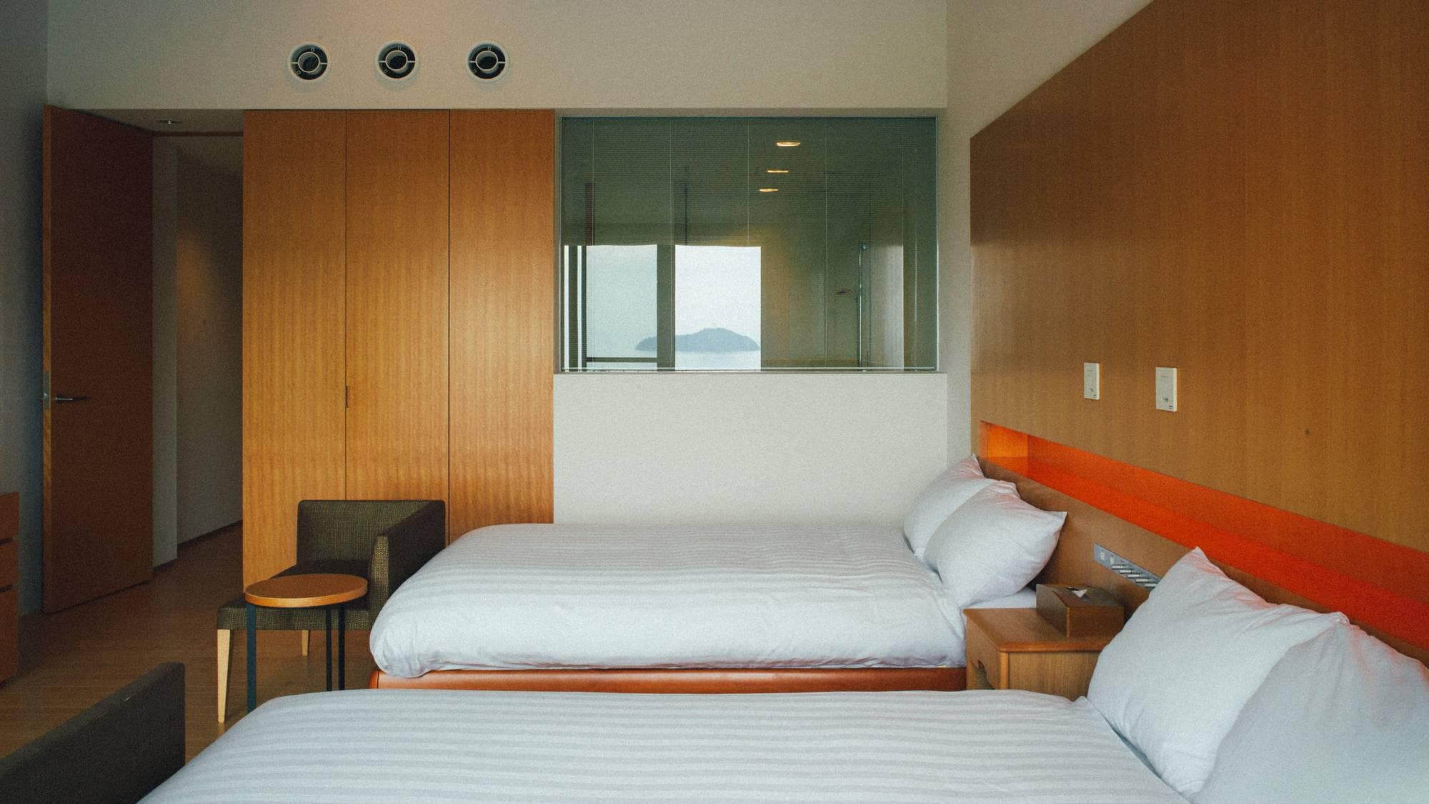 Lake view twin room from the window