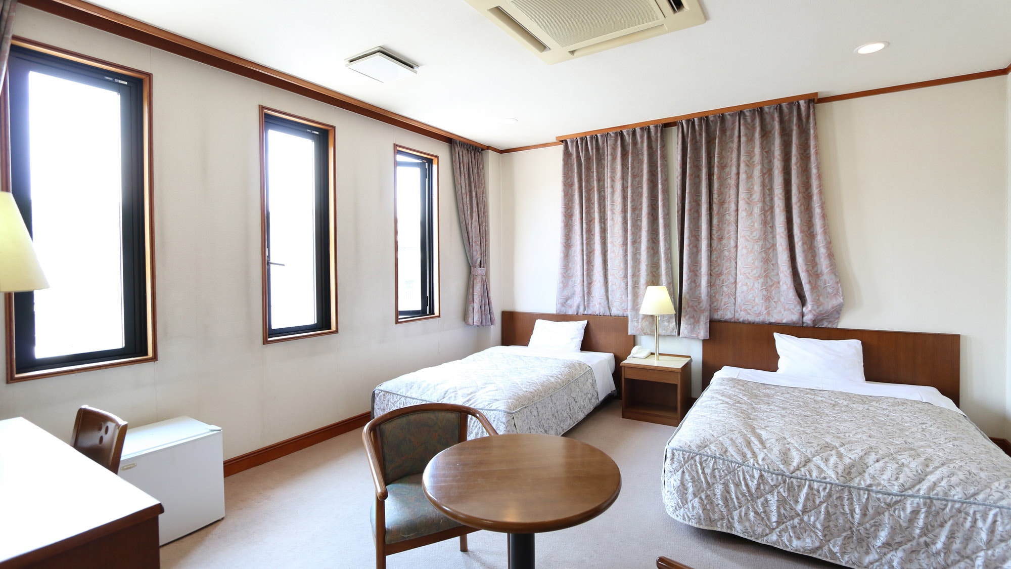 [ตัวอย่างห้องพักสไตล์ญี่ปุ่นผสมตะวันตก]