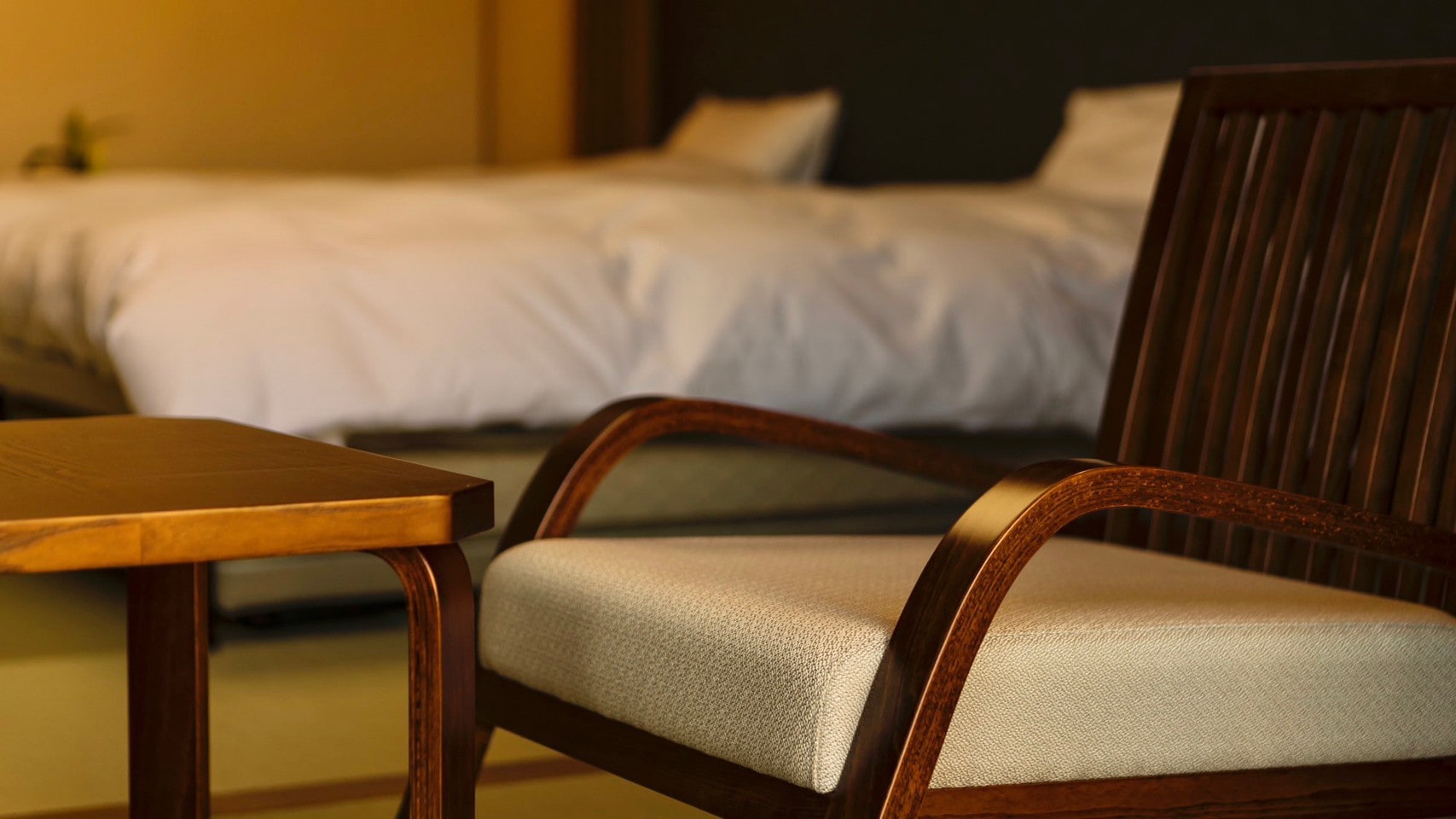[Comfort Bed] For guests staying with 3 or more people, an extra bed or extra futon will be provided.