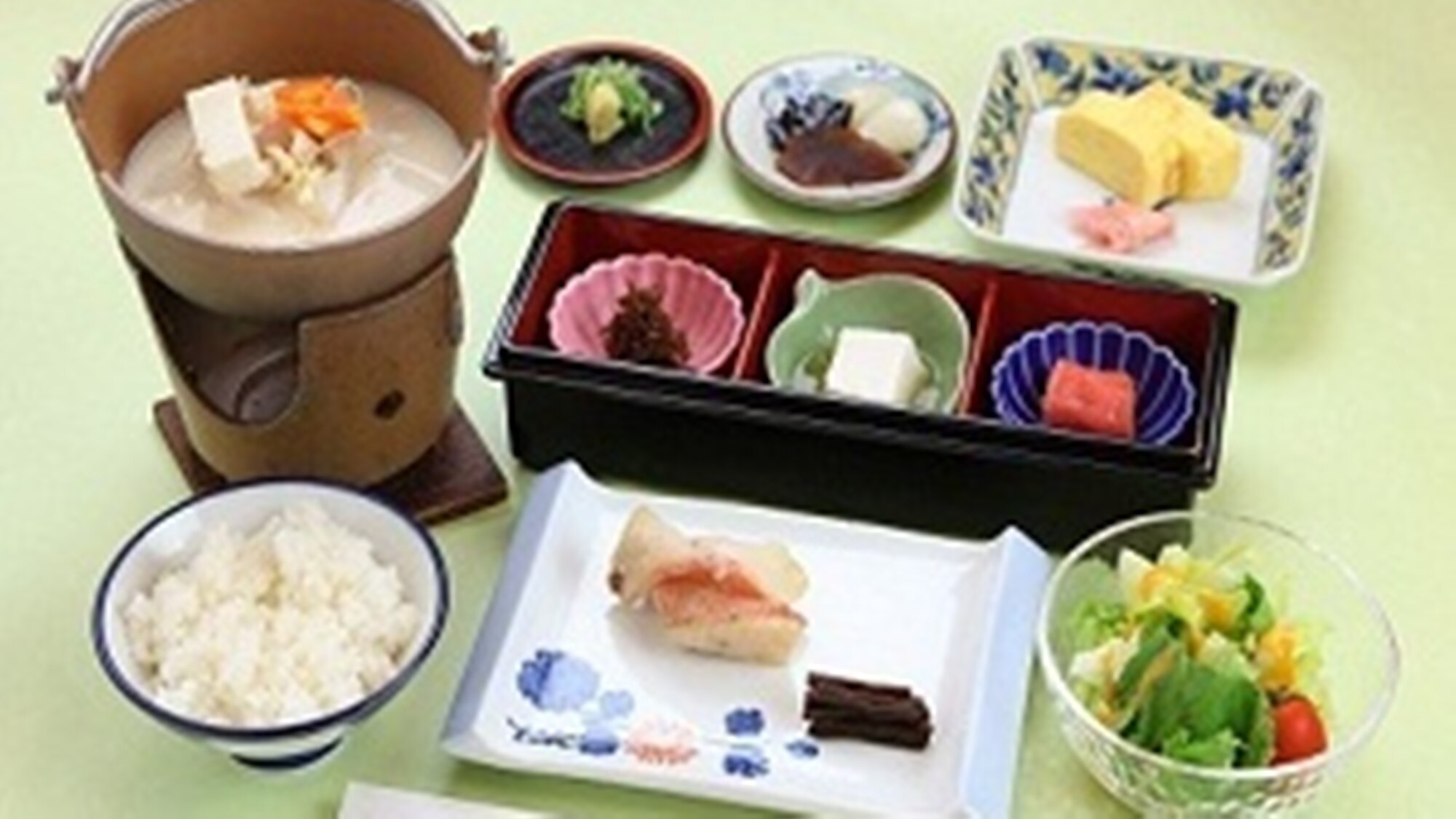 *[Breakfast example] A popular Japanese set meal featuring the traditional Asuka hotpot from the Asuka region