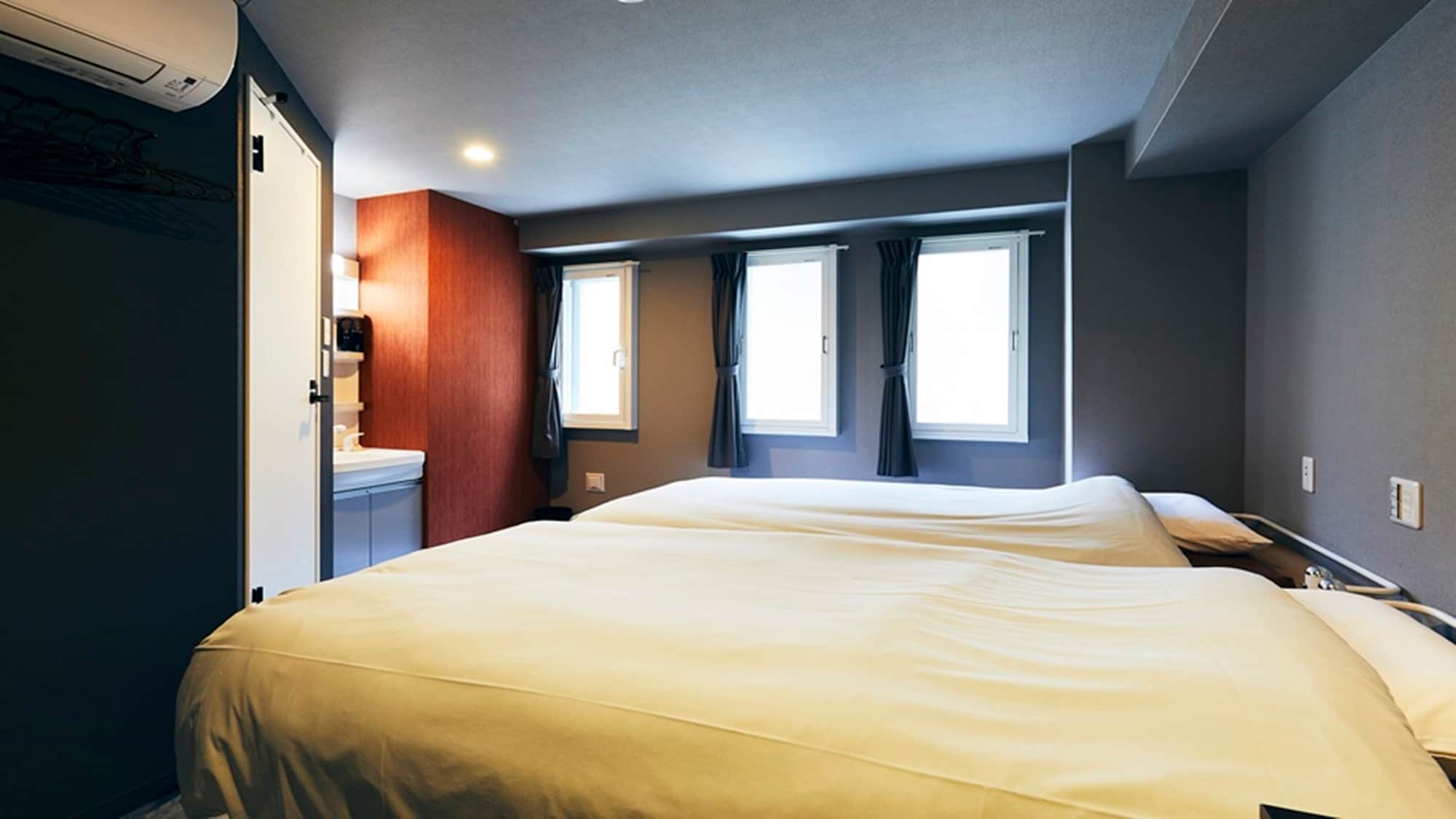 Twin room exclusively for heated (electronic) tobacco products