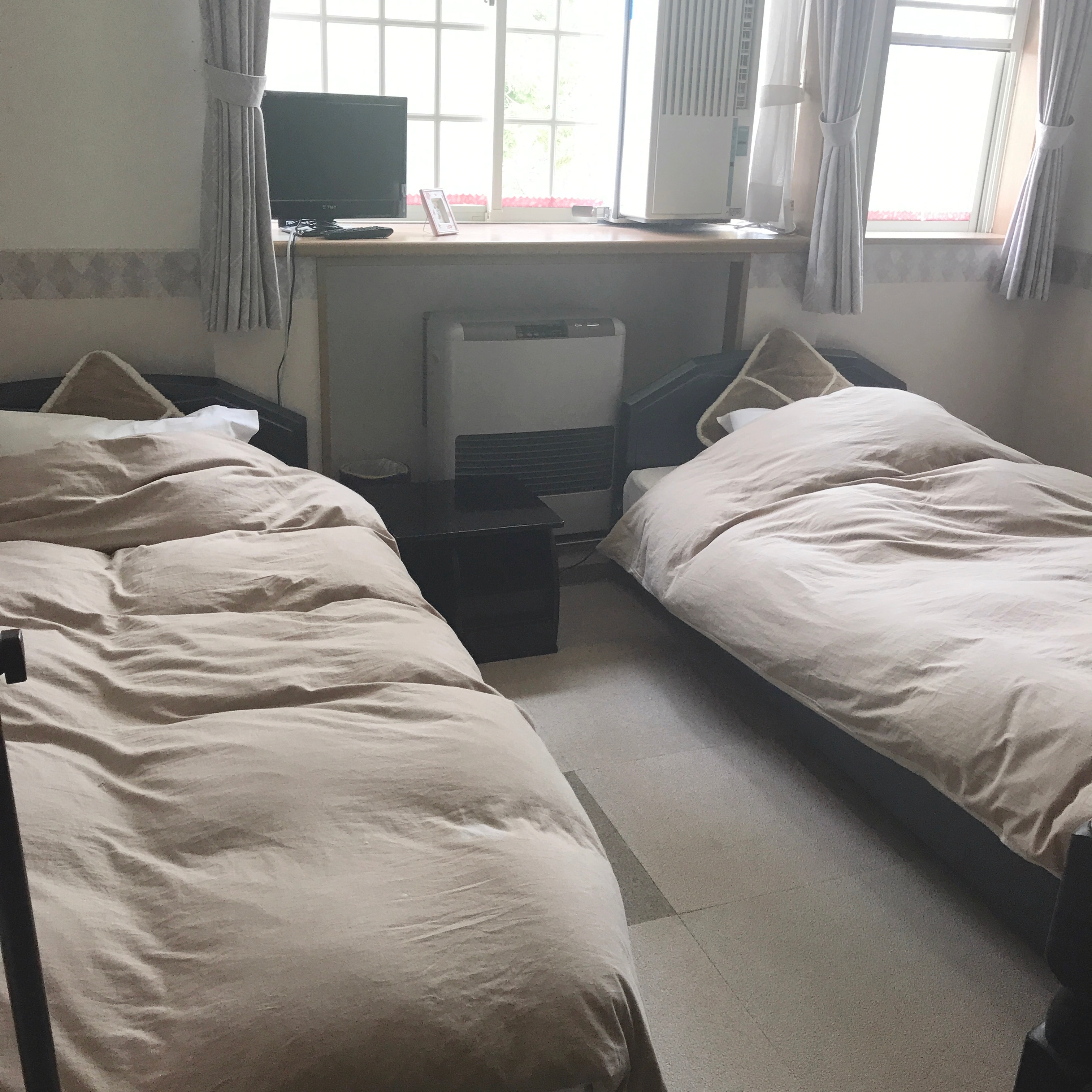 Western-style guest room 1