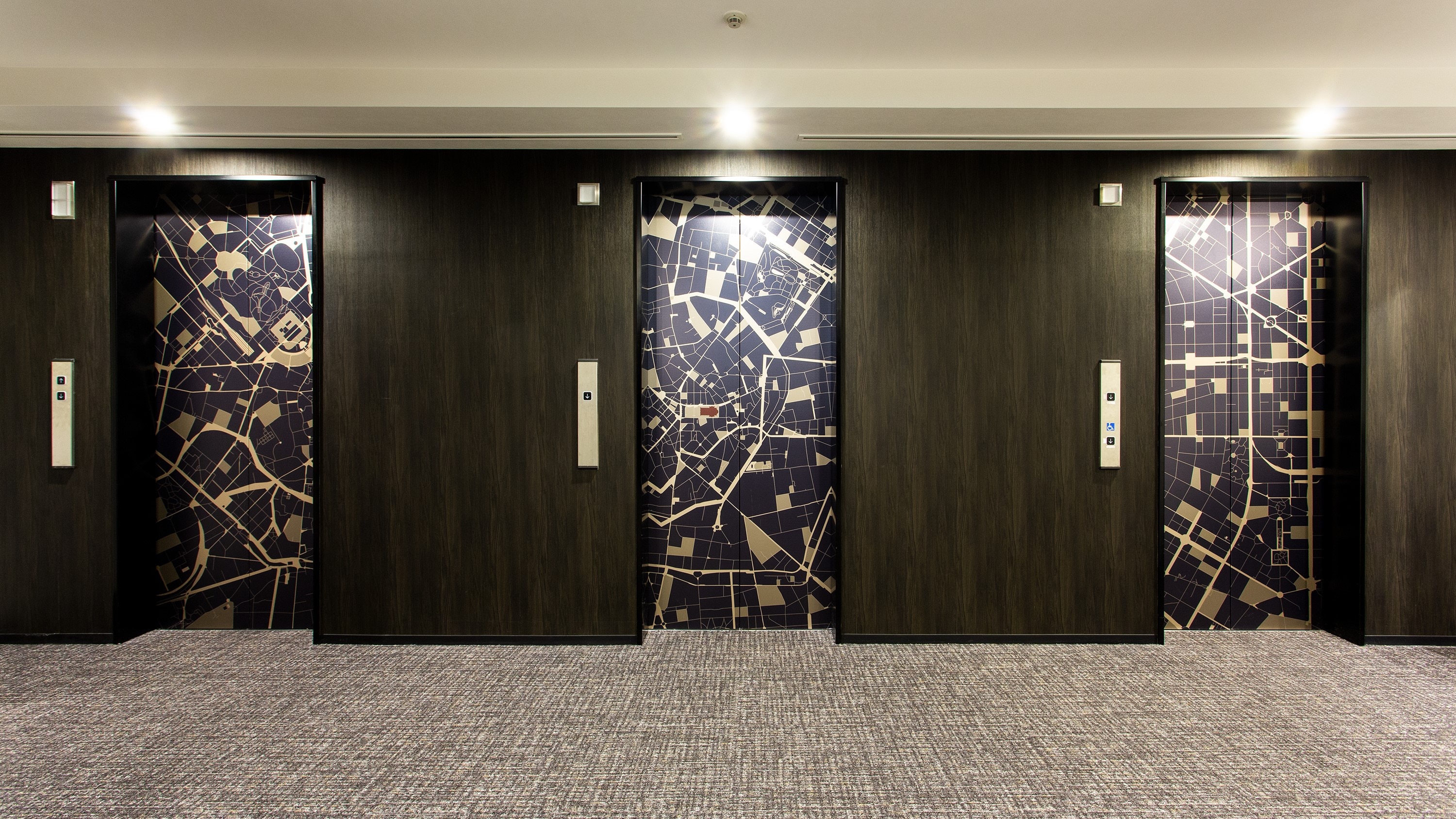 & lt; Elevator Hall & gt;