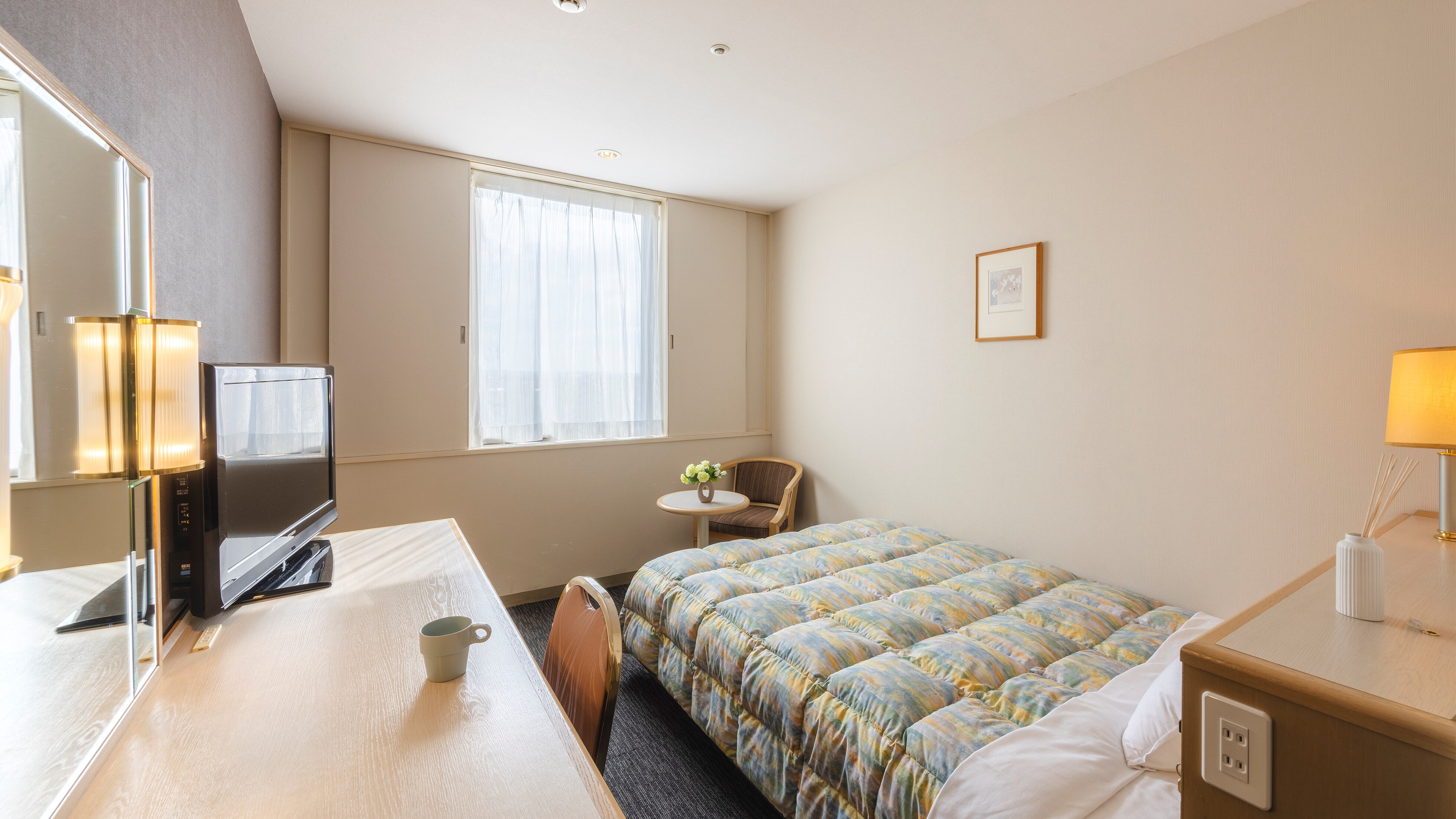 *Single bedroom/All rooms equipped with Simmons beds! Spacious 15 square meters x 140 cm width *Can accommodate 2 people