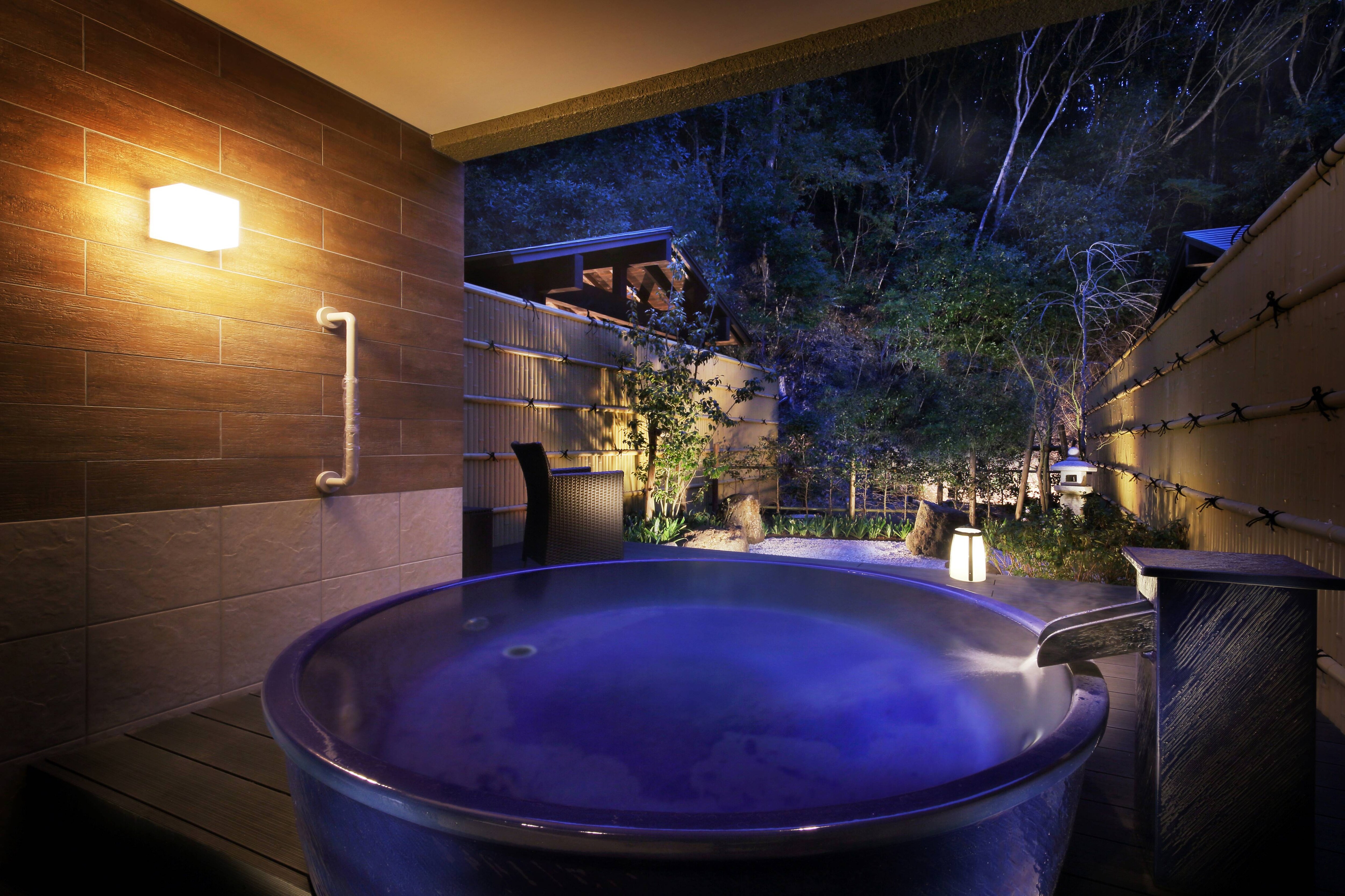 Phòng tắm ngoài trời riêng tư "Sora"