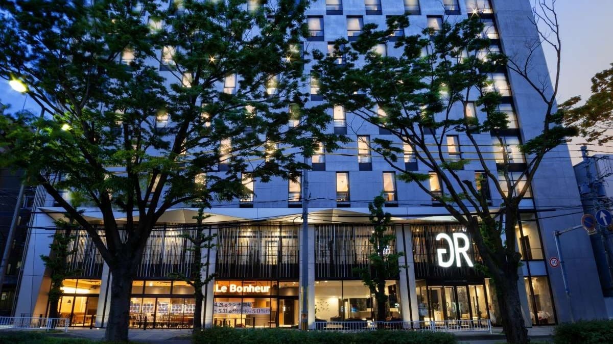 Eksterior / depan hotel (pemandangan malam)