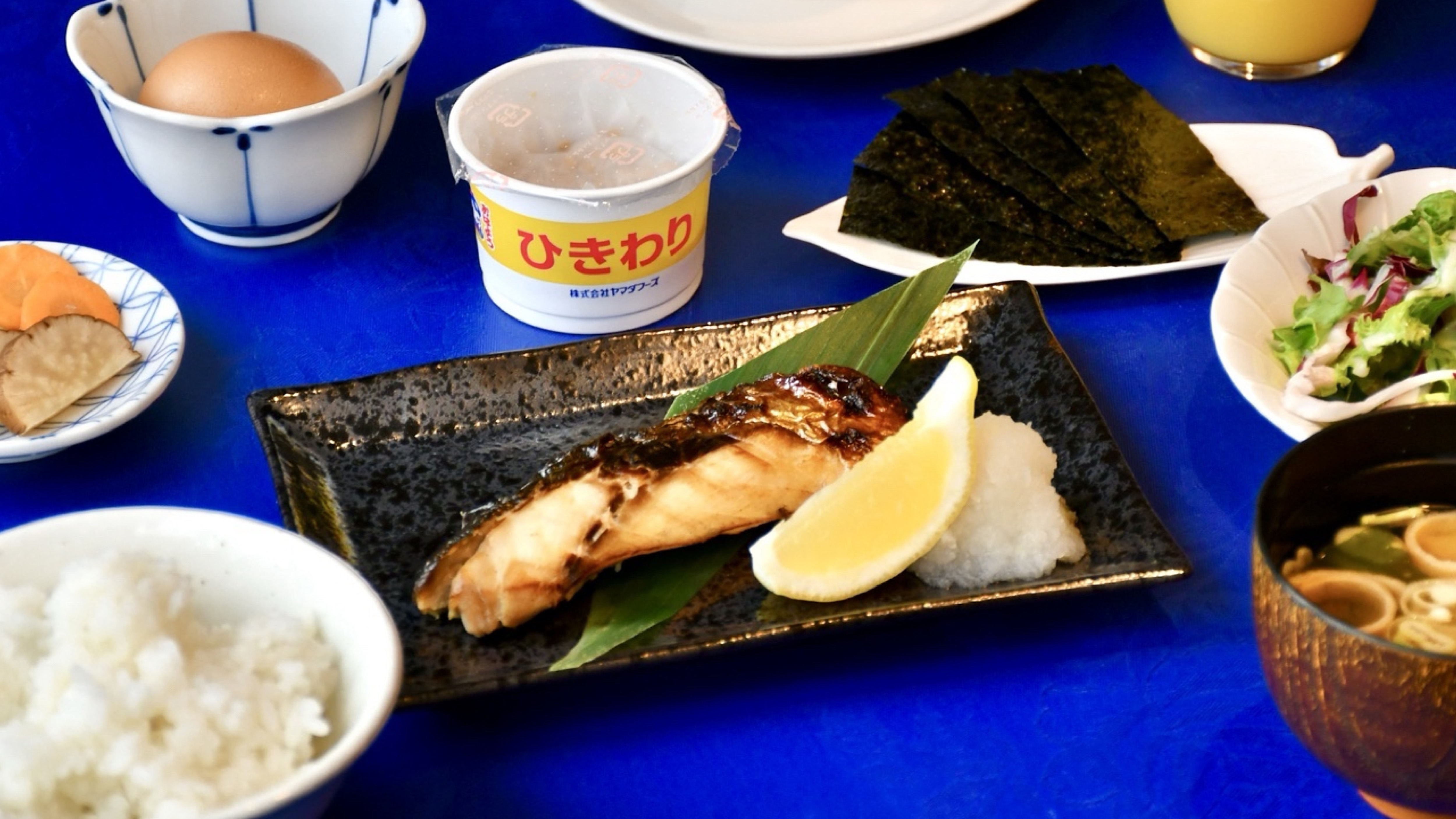 Breakfast: Daily set meal (image)