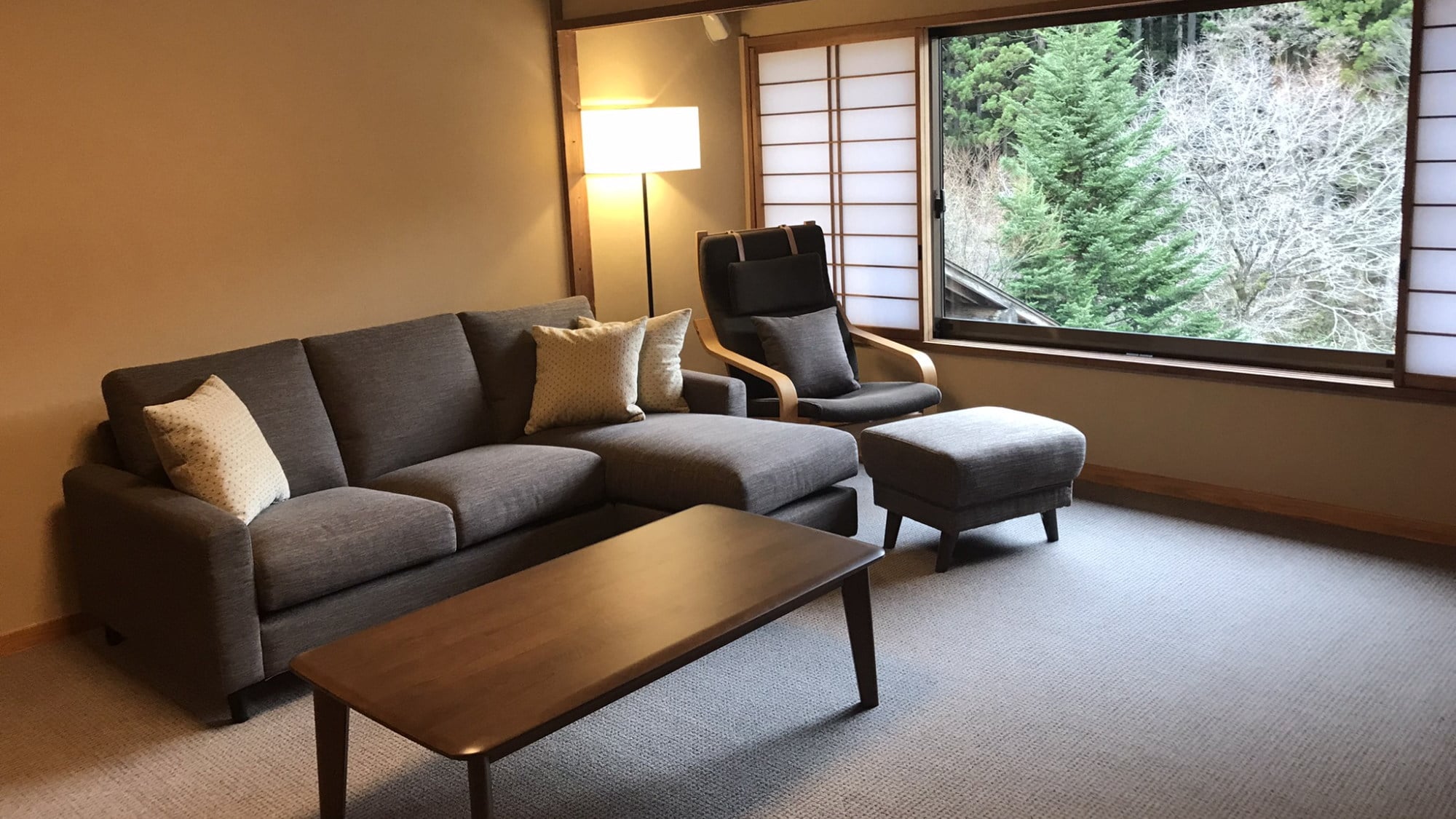 [Sakura] Tanigawadake side hot spring half open-air bath & living room & 2 twin rooms (renovated in November 2022)