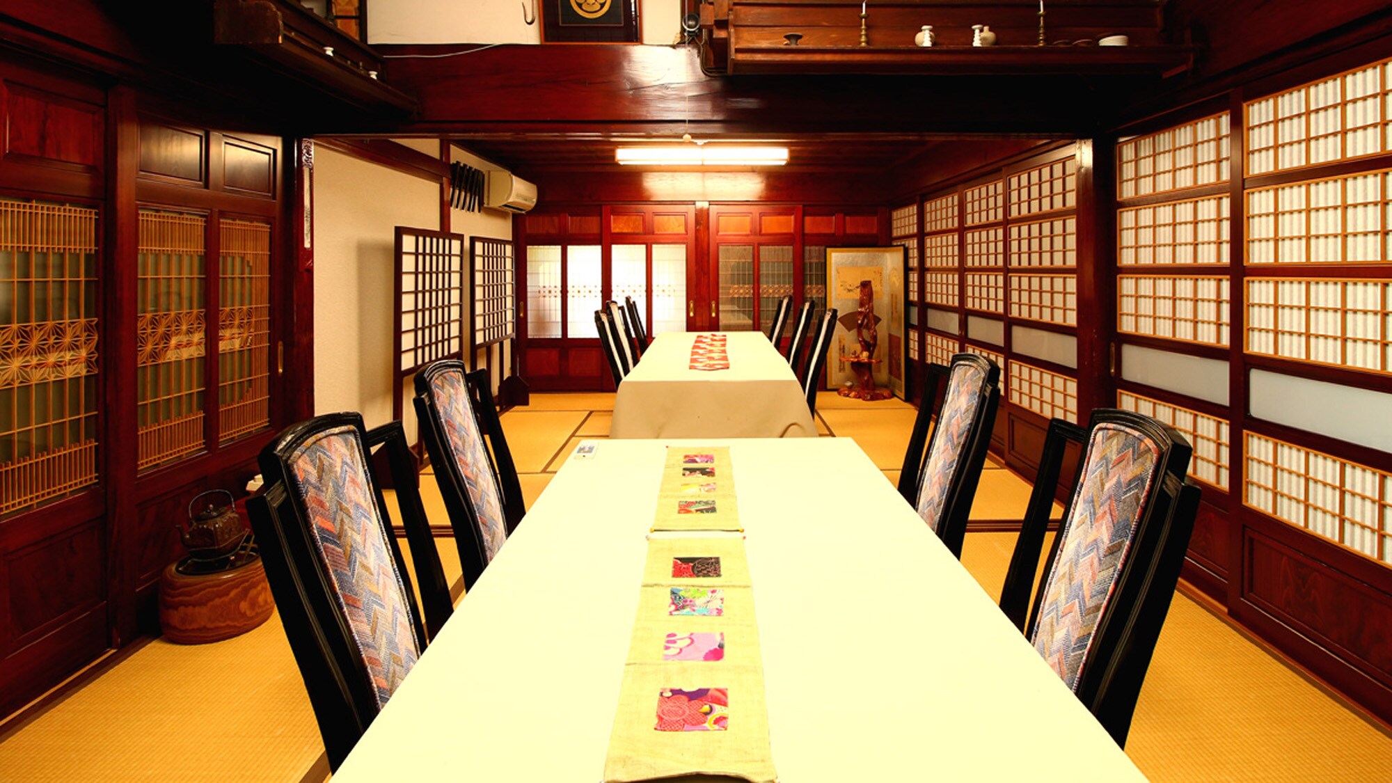 ■ [Dining] Breakfast and dinner at the dining area