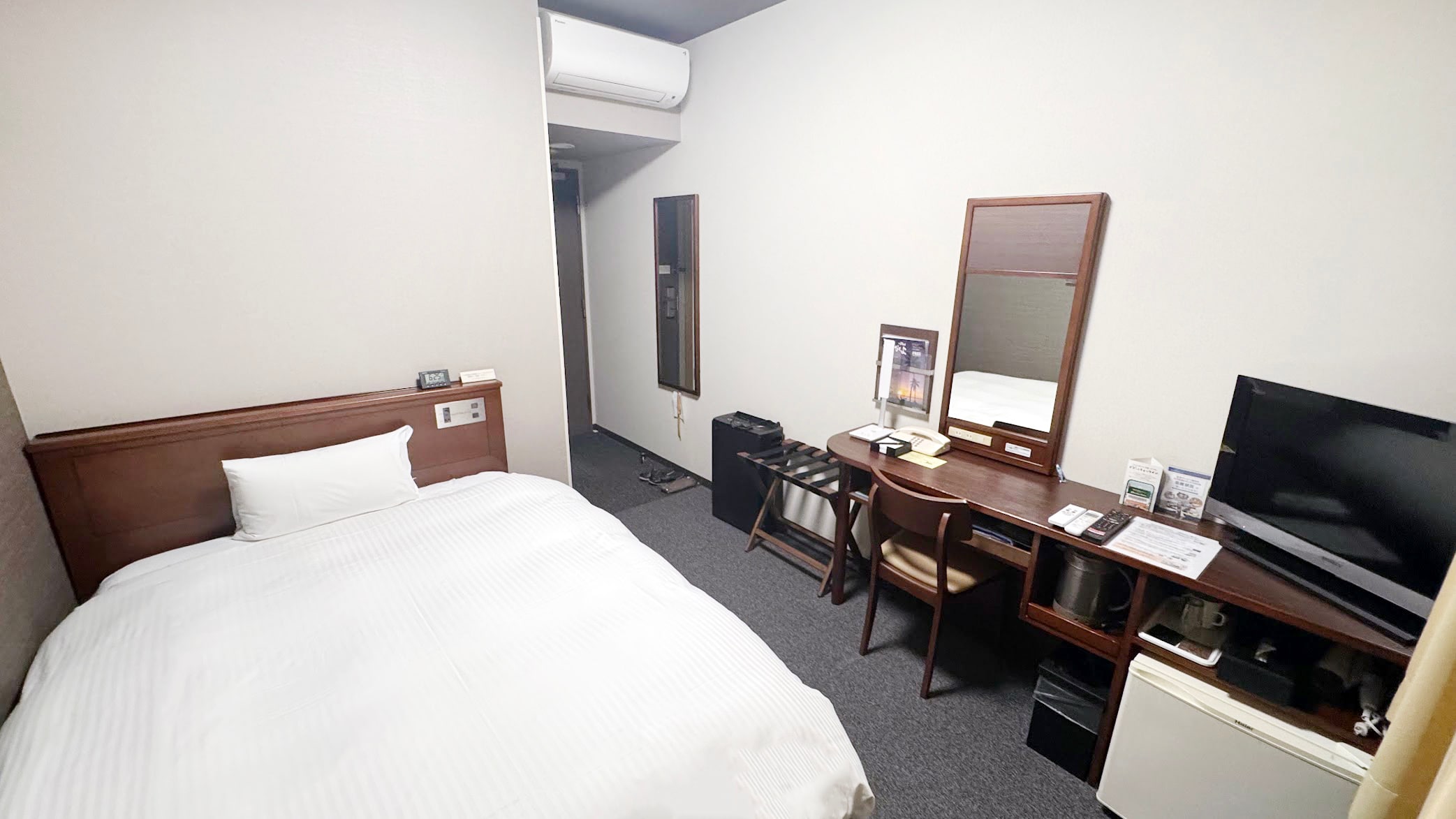 シングルルーム　12.4㎡♢ベッドサイズ　130×200