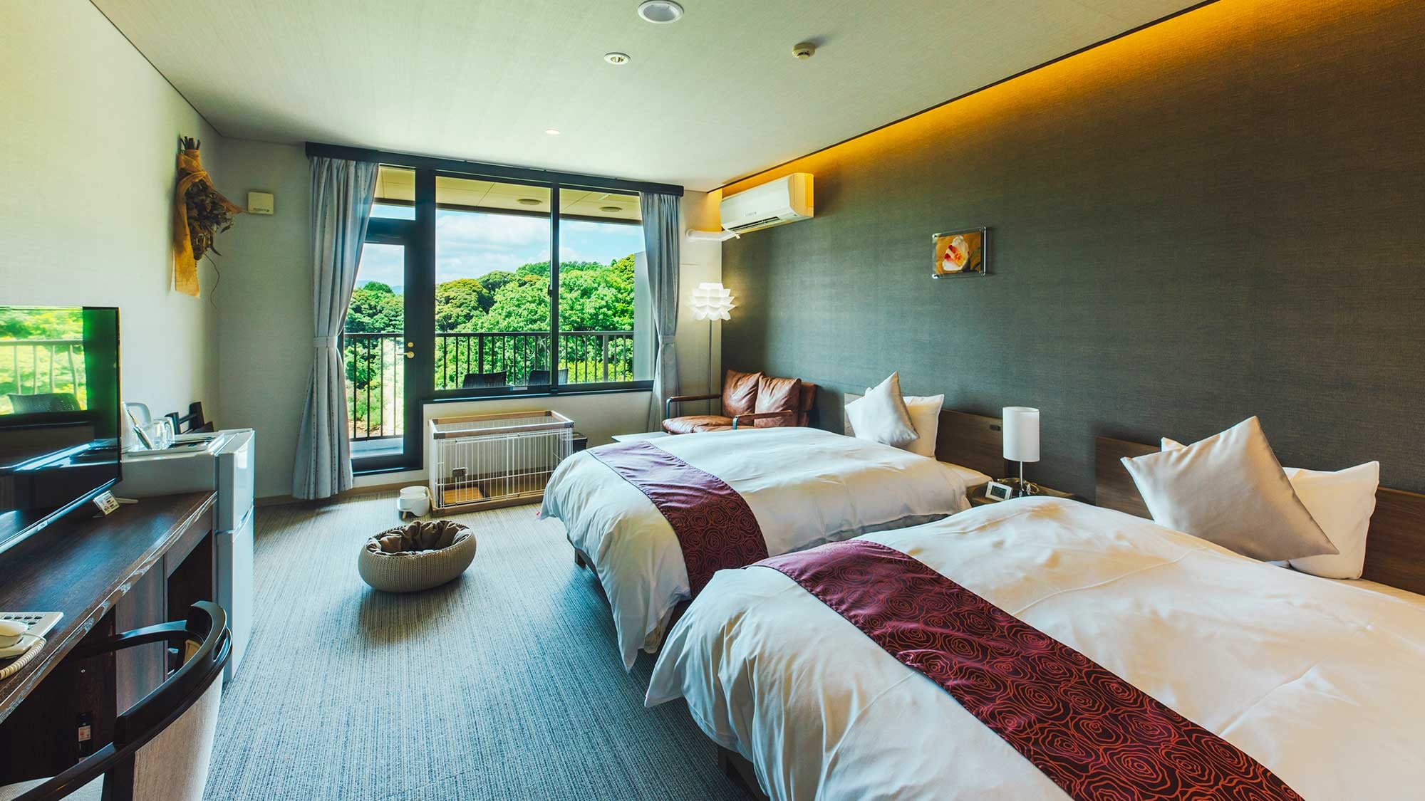 [Superior Twin] A spacious, high-quality twin-type room. Enjoy a spectacular ocean view.