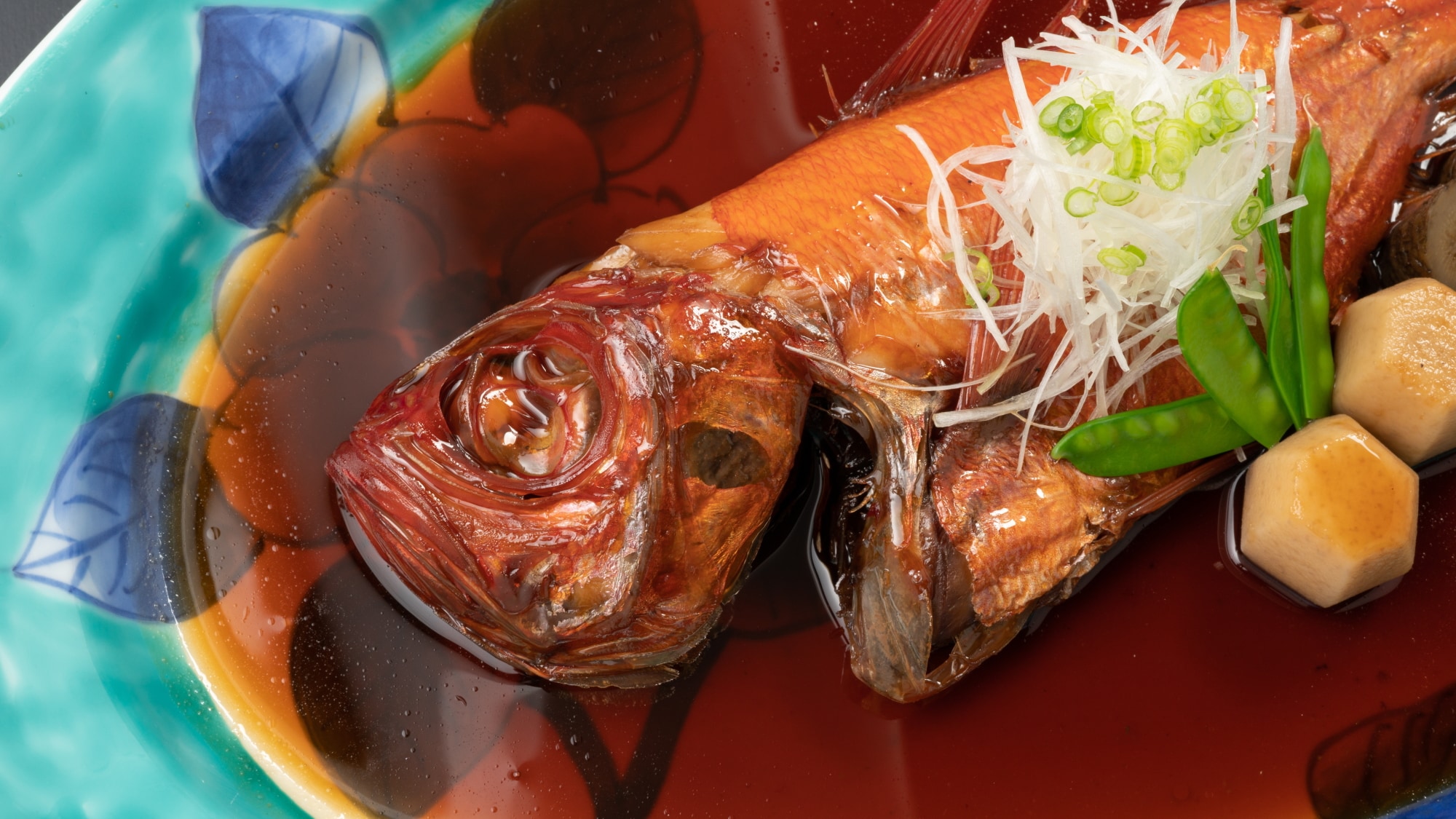 Ikan kakap merah utuh rebus