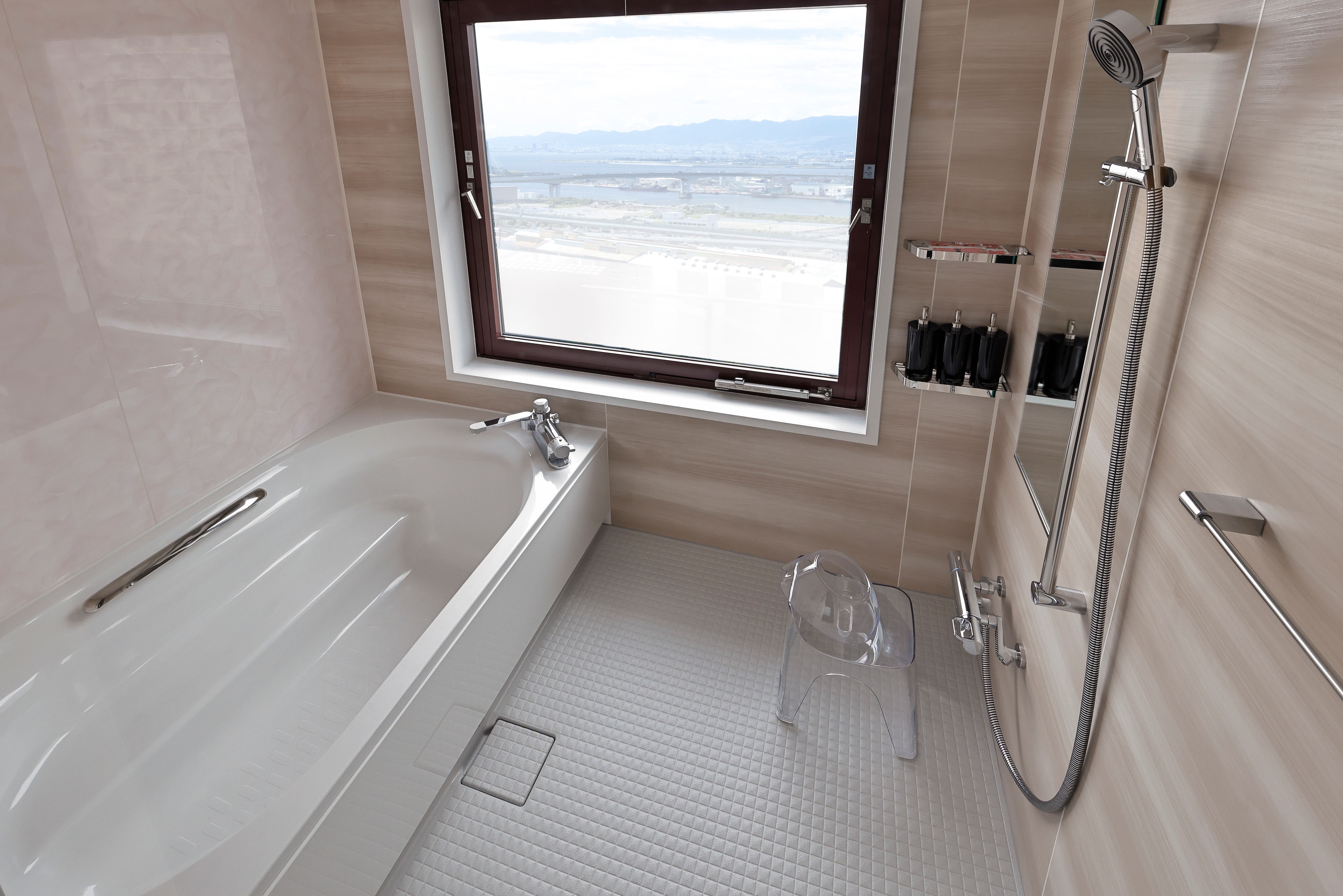 [Guest room] Top floor premium corner room bathroom image