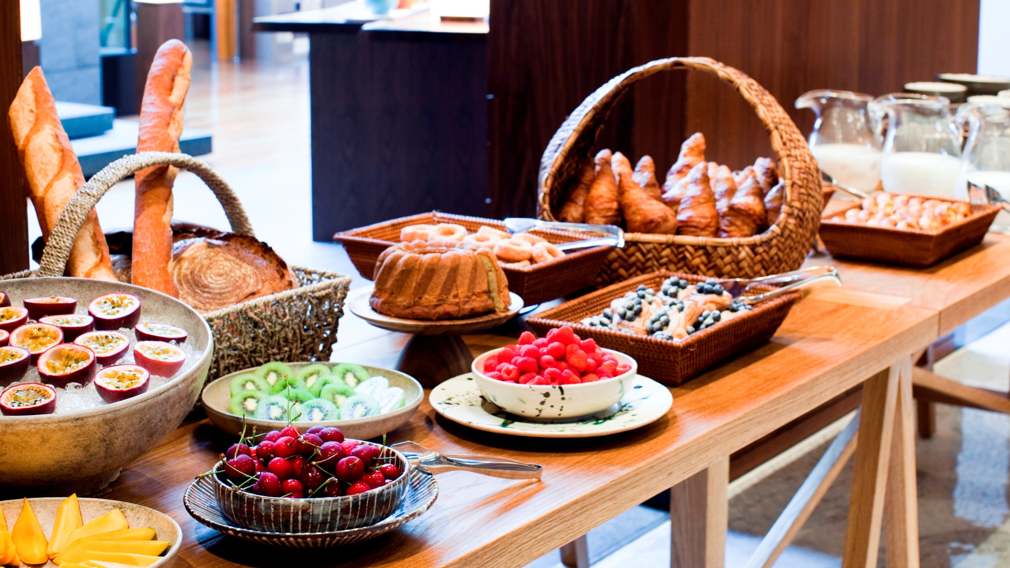 Tavern Grill & Lounge 早餐