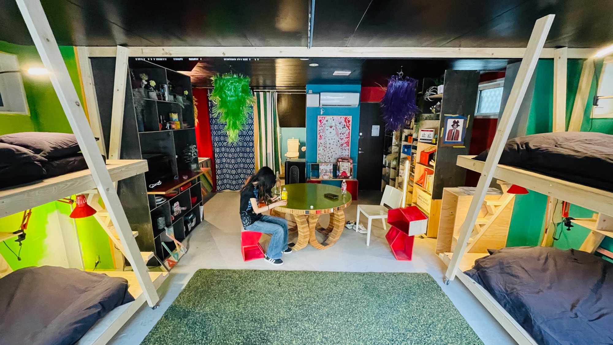 1F Overall view of the spacious room