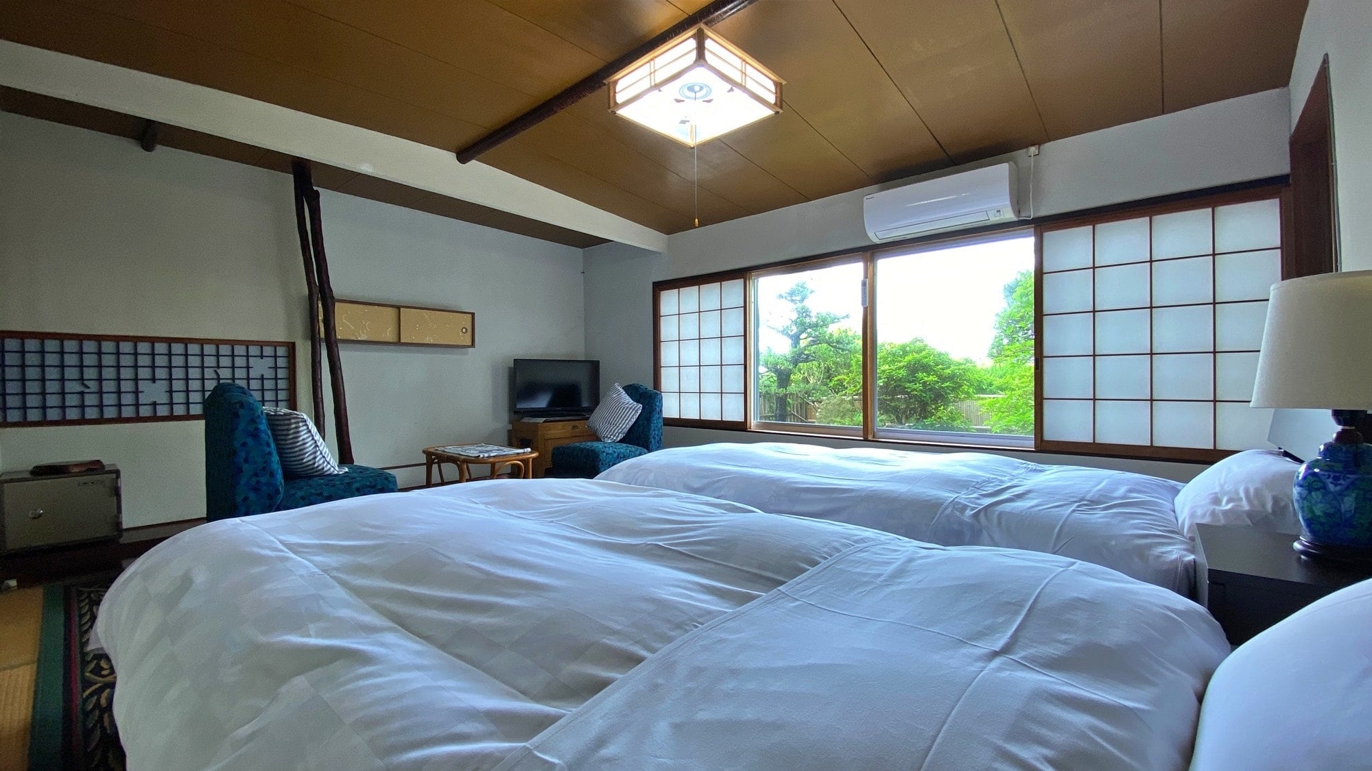 [Kyoto style/wooden house] Japanese-Western style room | 10 tatami mats | Bath and toilet included