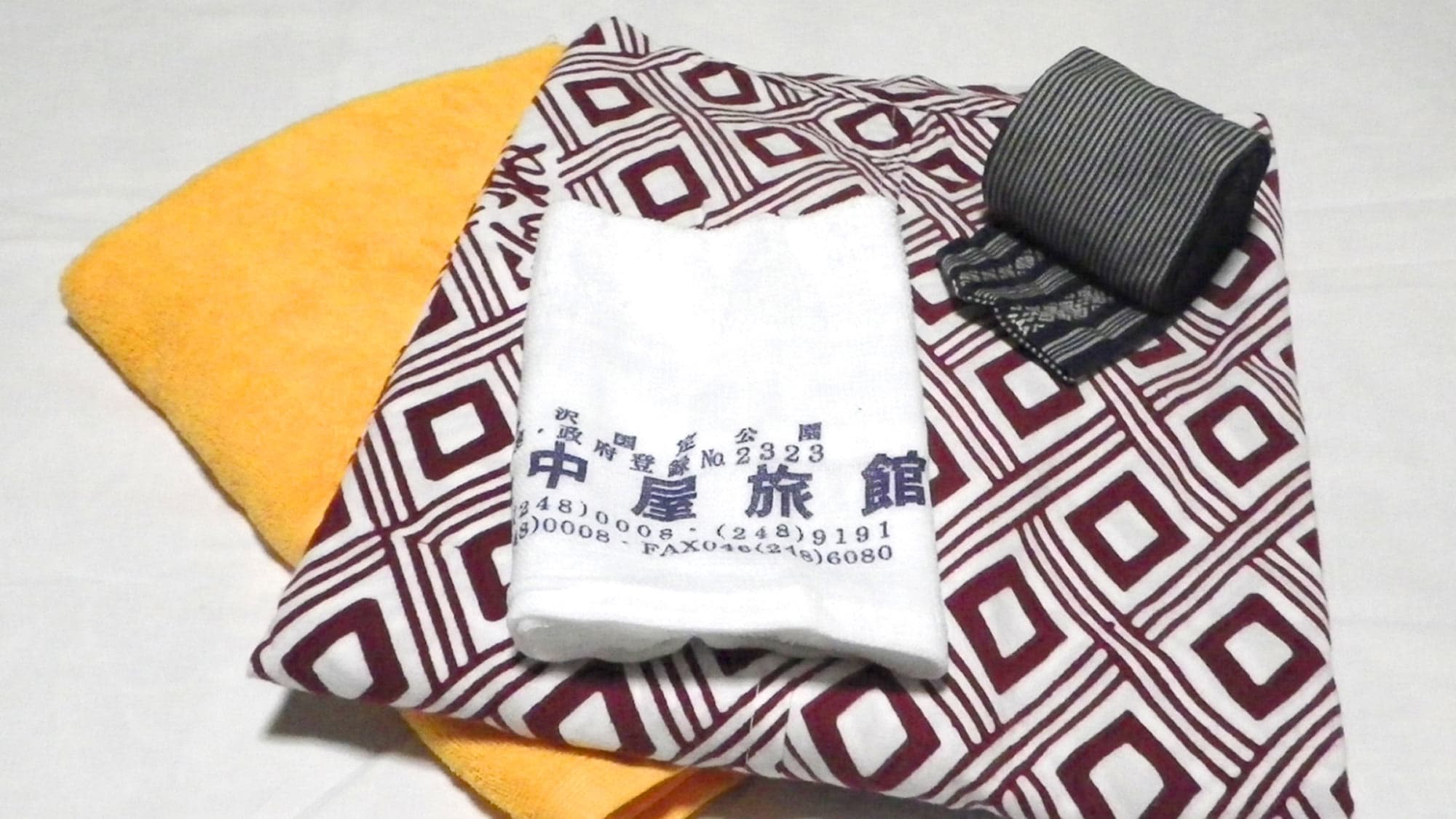 *[Tiện nghi] Phòng có cung cấp khăn tắm, áo choàng yukata, bộ bàn chải đánh răng, v.v.