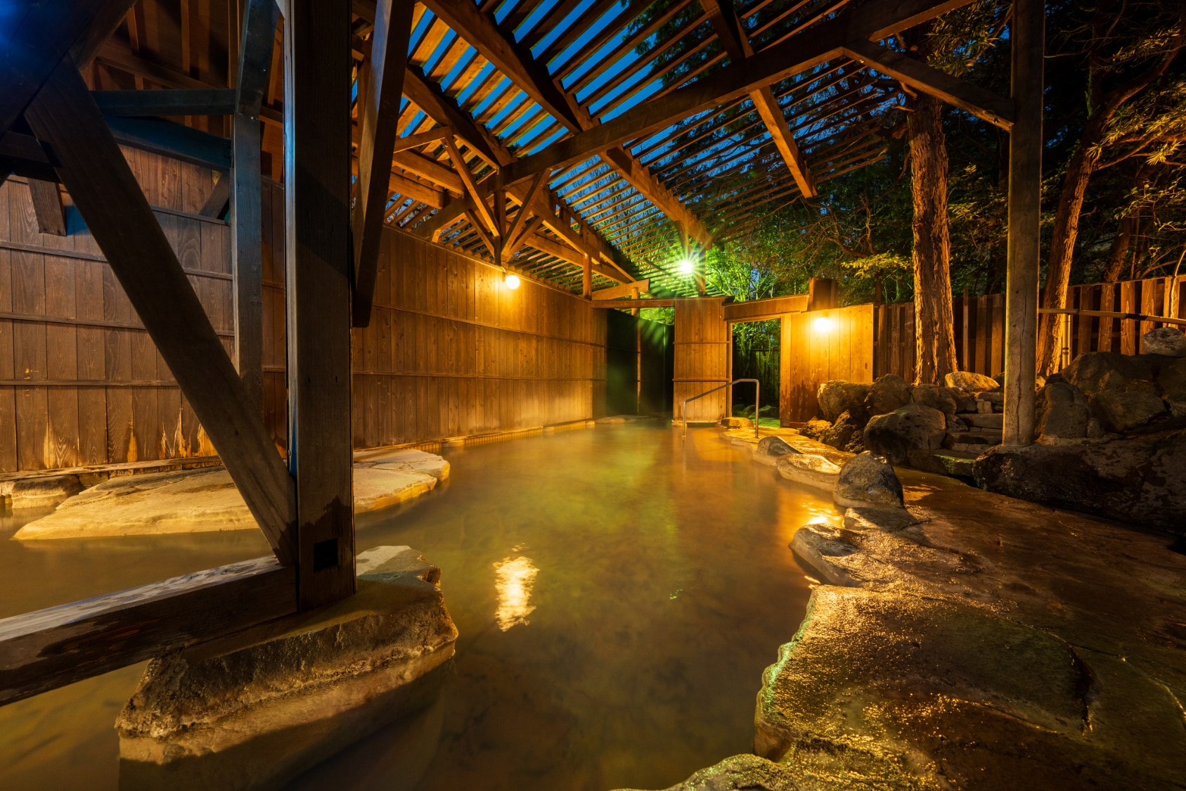 Open-air bath (night)