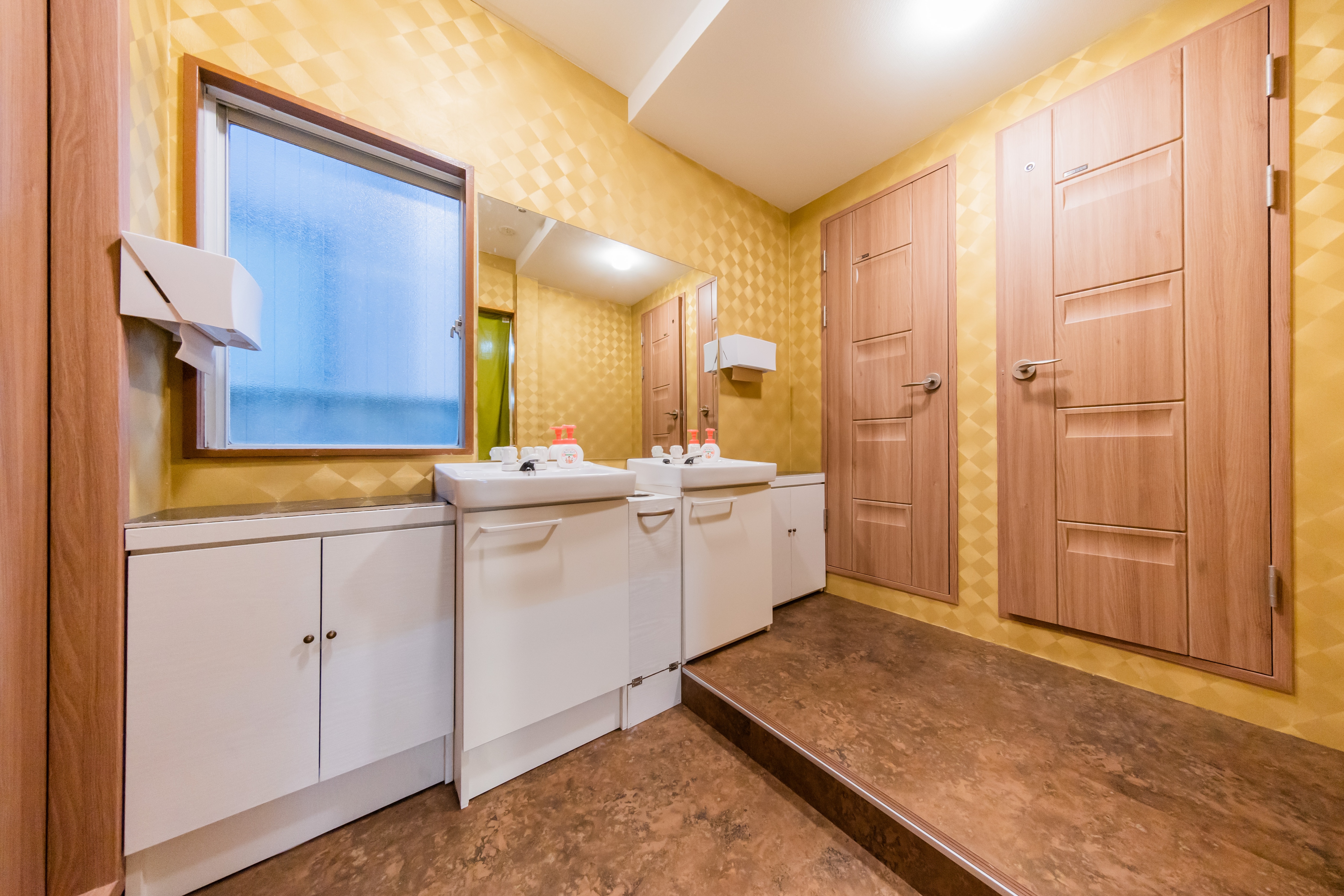 Shared space: shower, toilet, washbasin