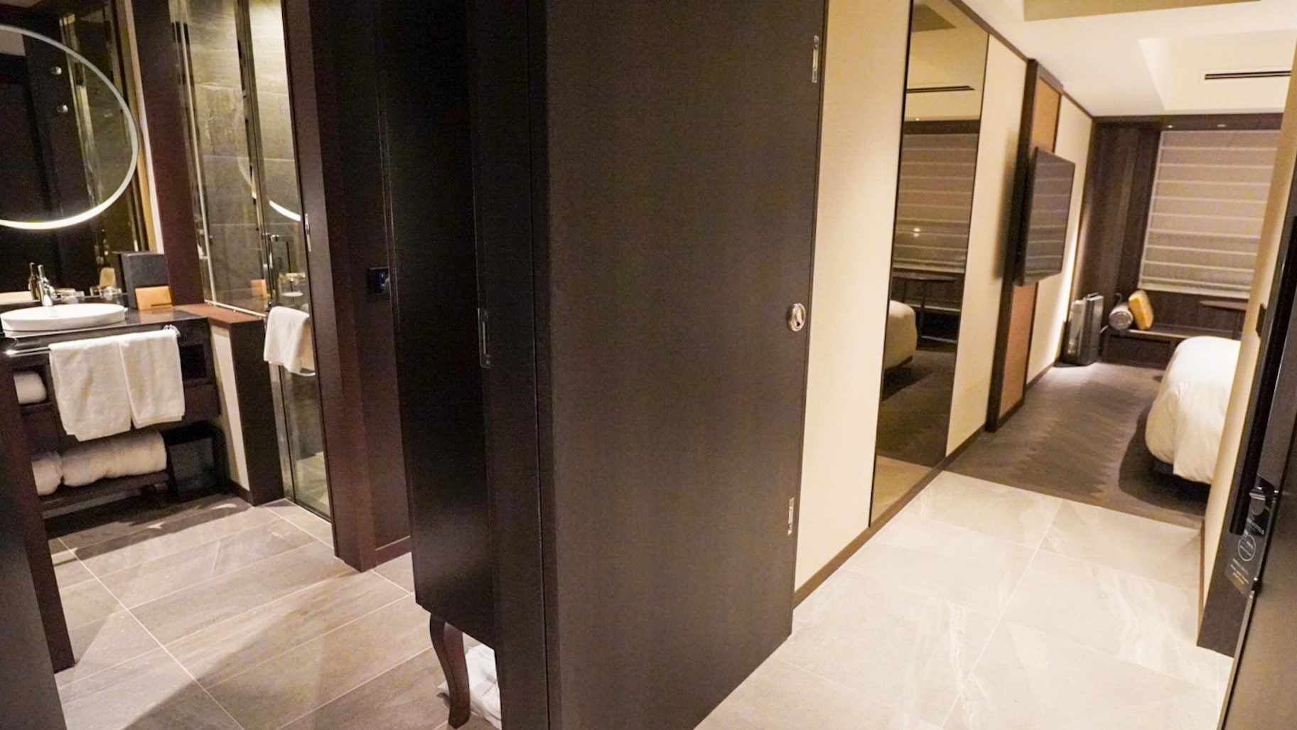 Connecting Rooms