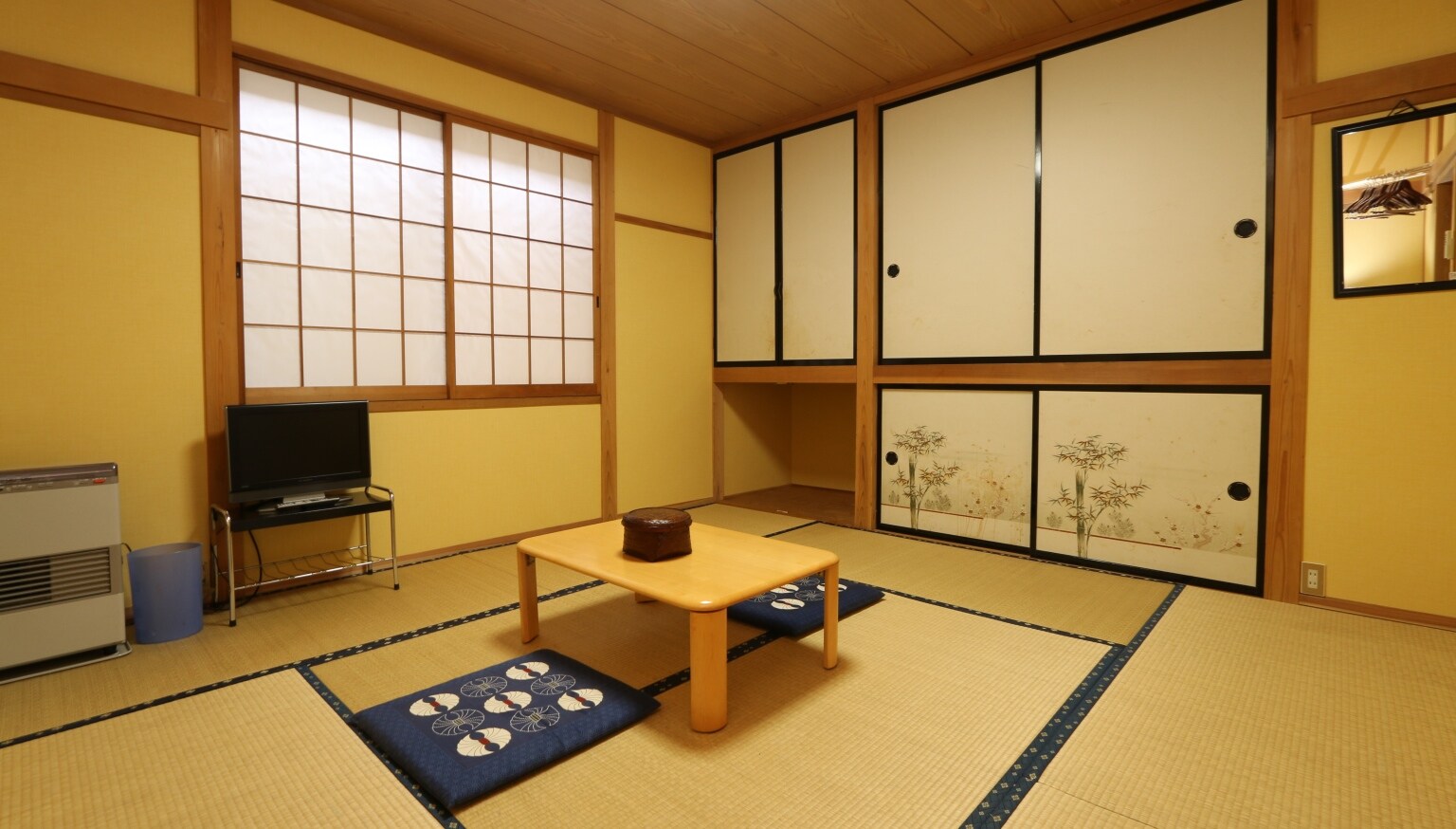 Kamar bergaya Jepang (8 tikar tatami)