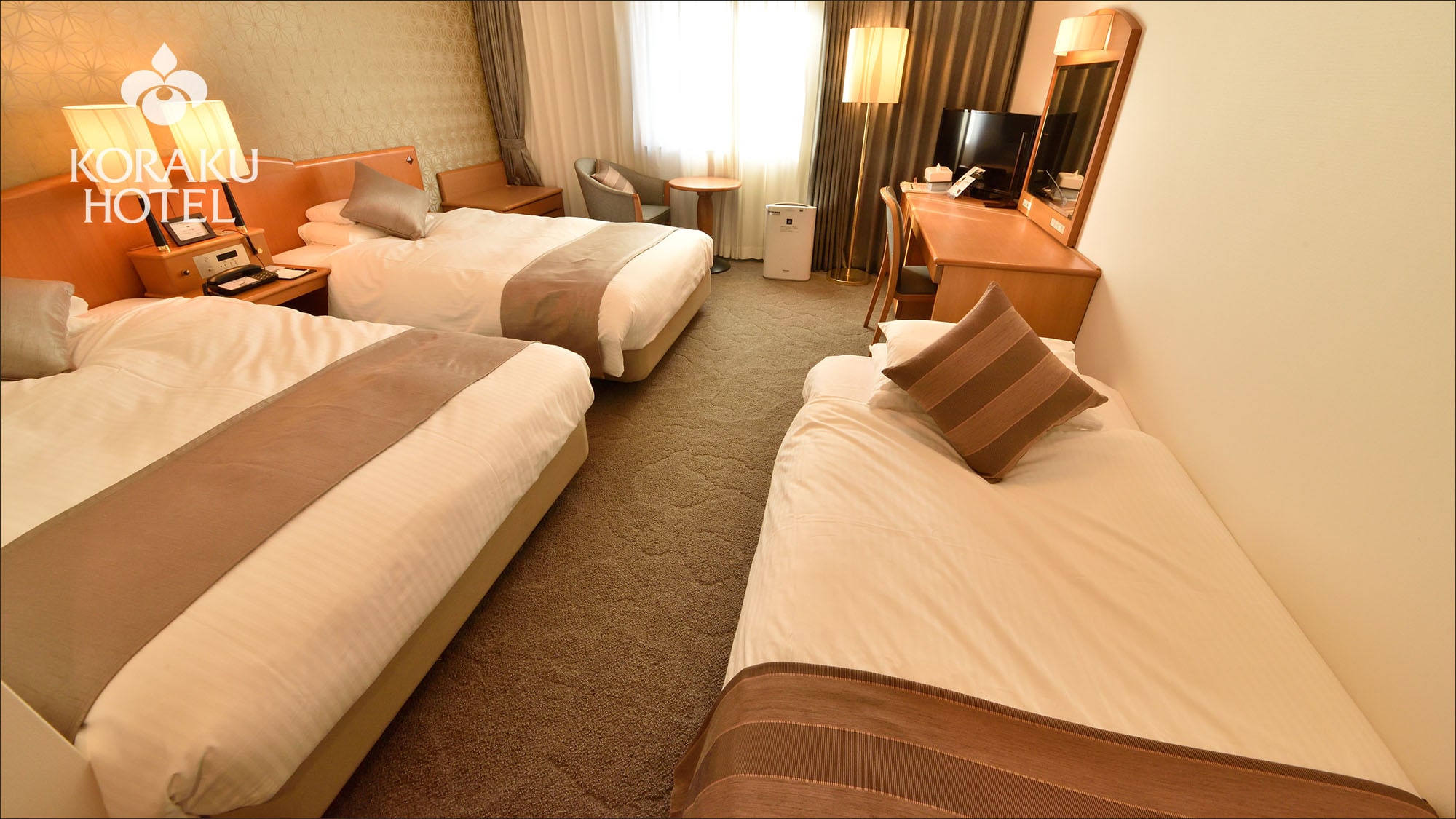 Twin triple room