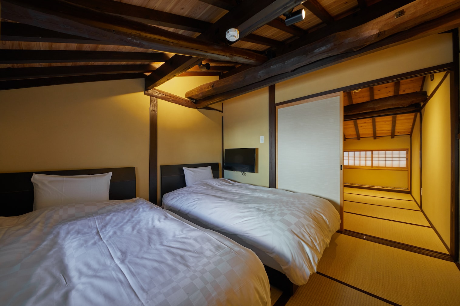 Bedroom on the 2nd floor of Yawata Sando Miyake Building