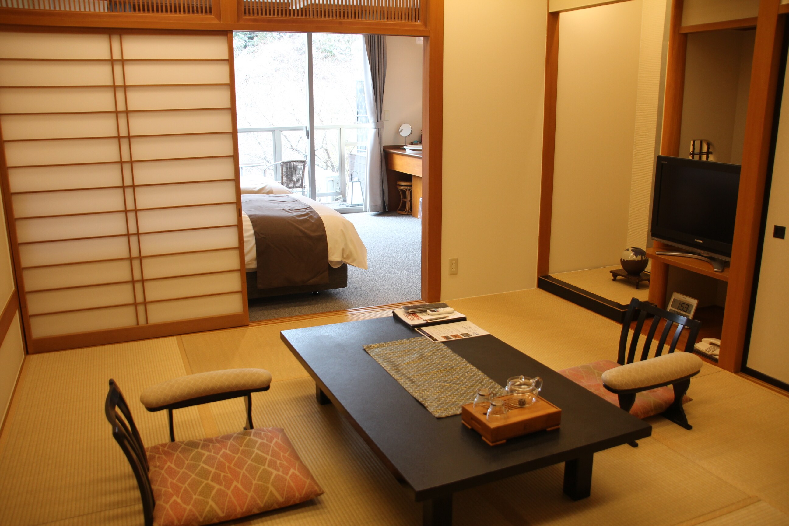 "Tsukiyo" E (example)