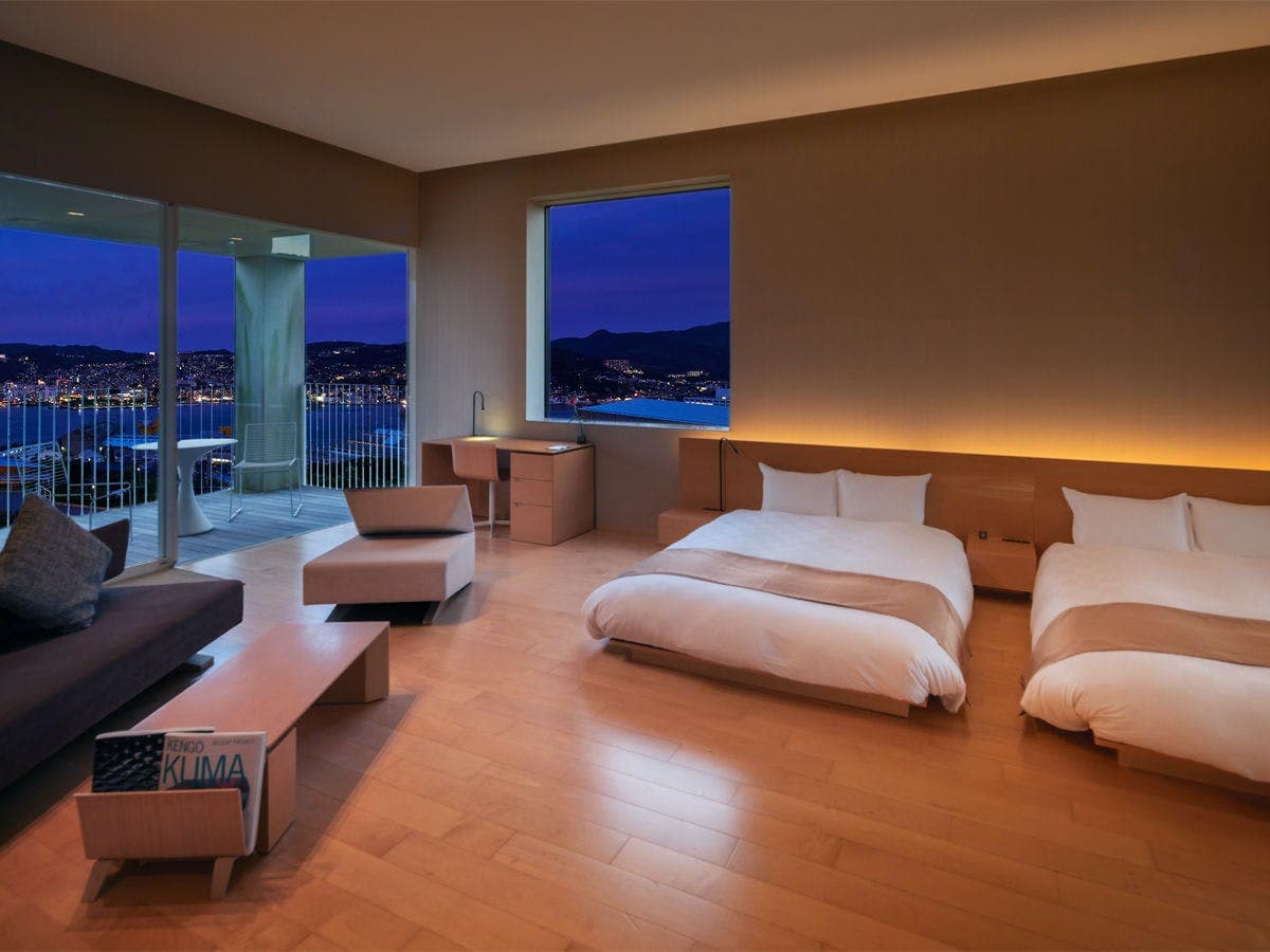 [Away] Tower Suite Twin
