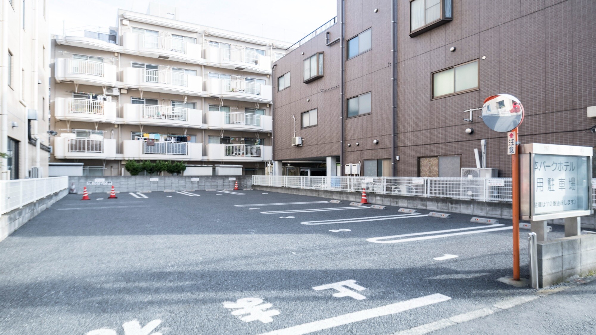 Hotel parking