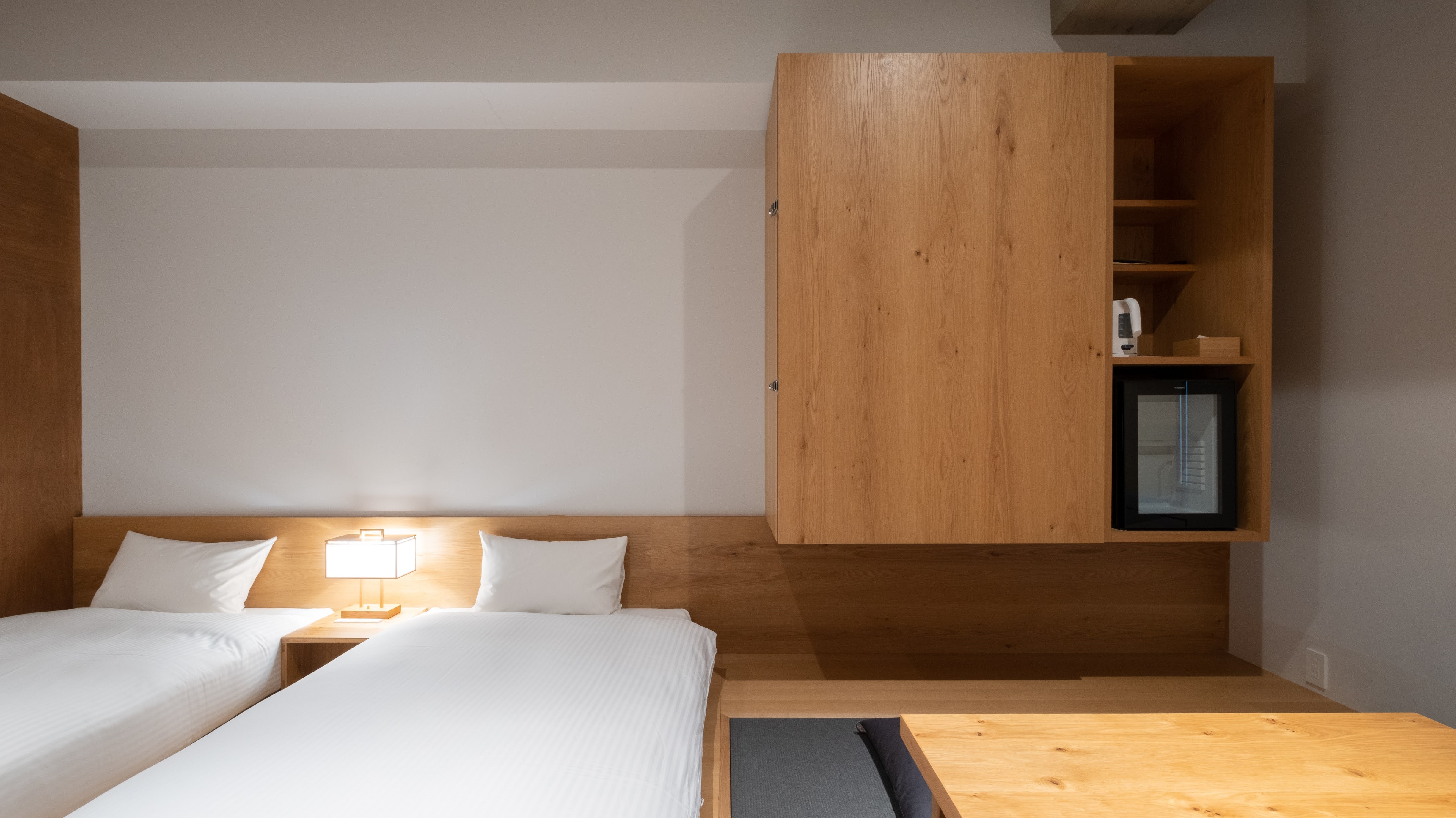 Moderate Large / Japanese-Western style room