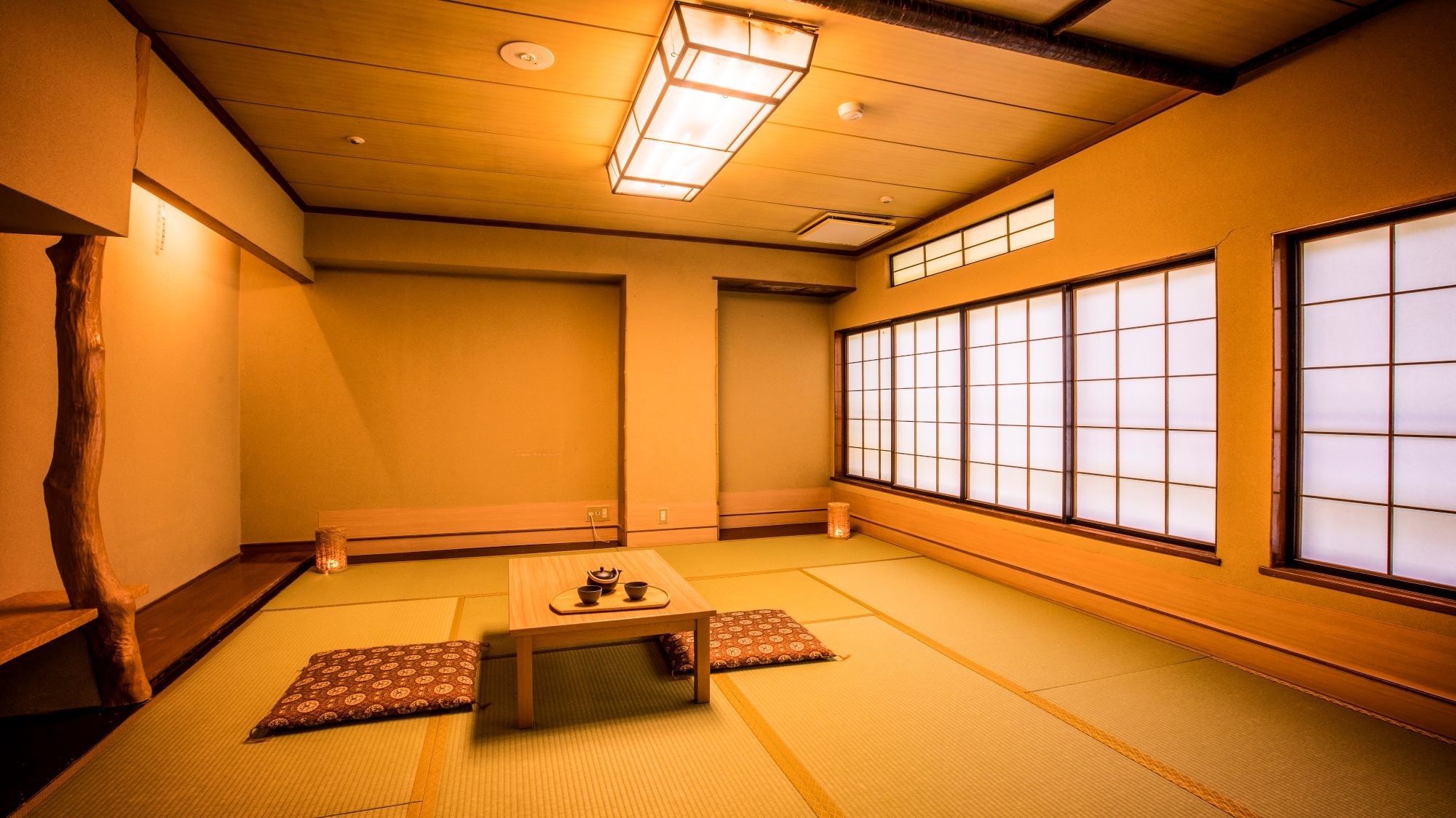 Standard Japanese-style room with open-air bath *Example of a guest room
