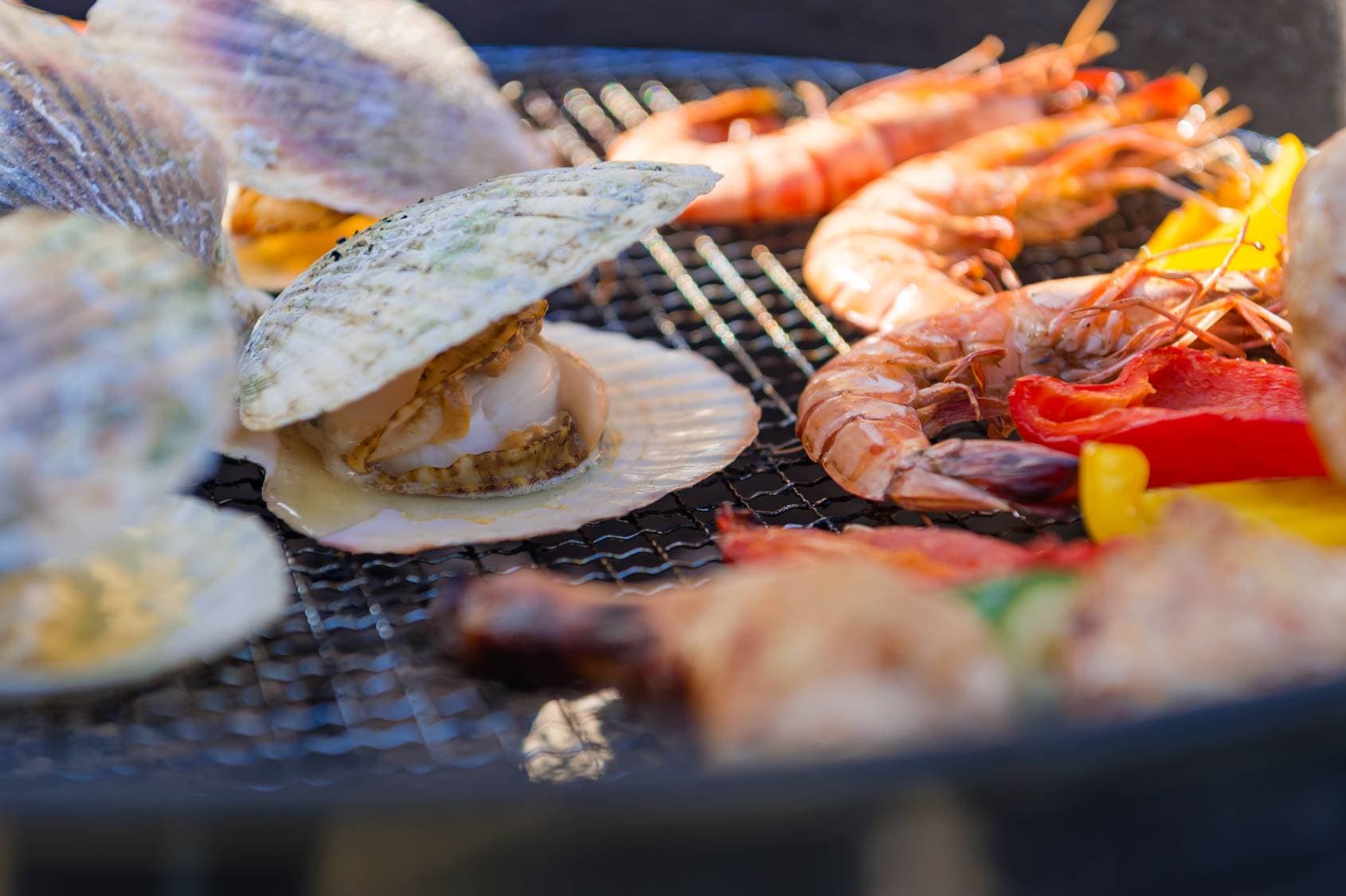 ・[Chicken & Seafood BBQ] Enjoy seafood BBQ over charcoal fire♪