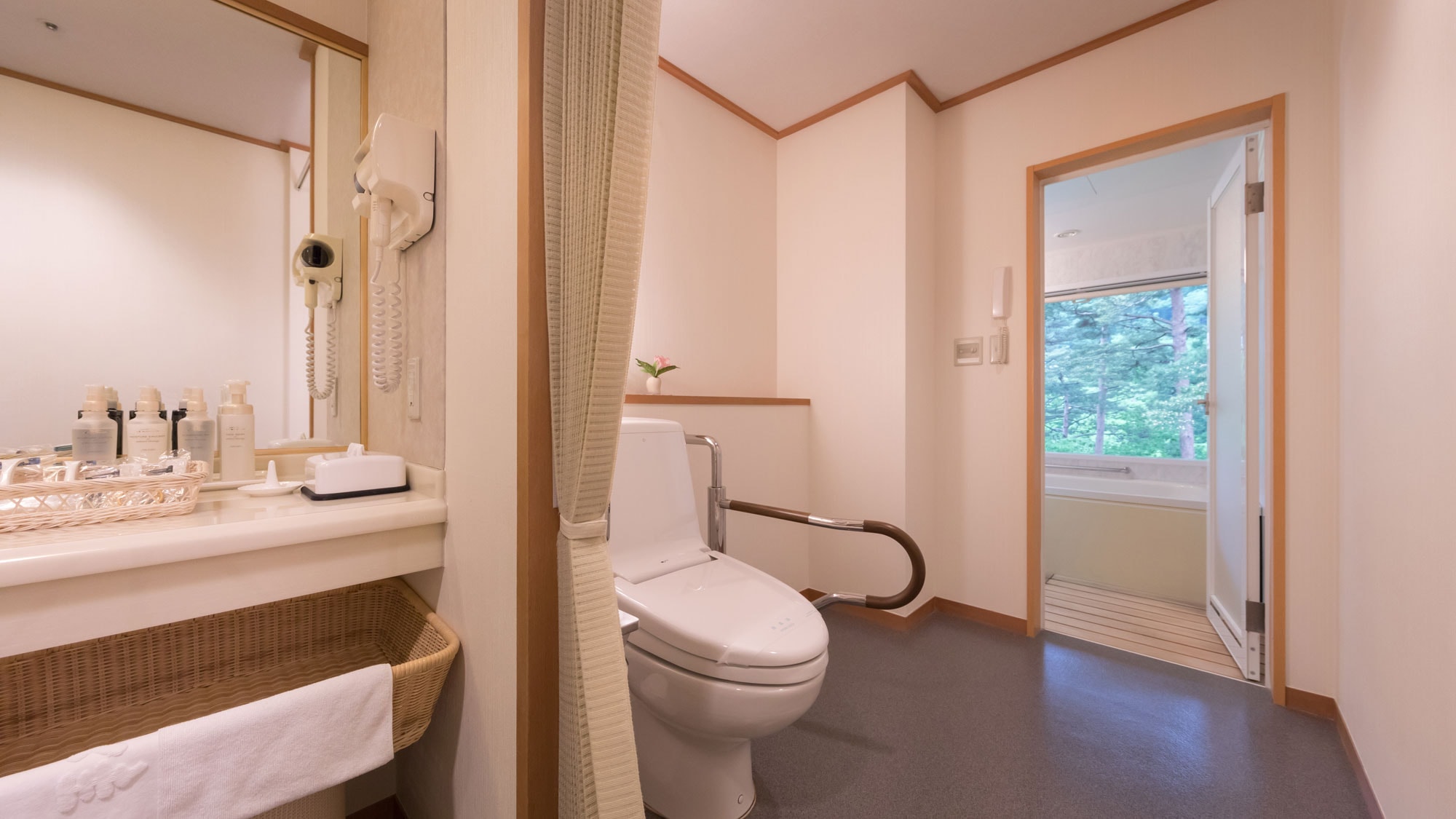 [Standard Twin Room (52㎡)] *If there is a barrier-free toilet