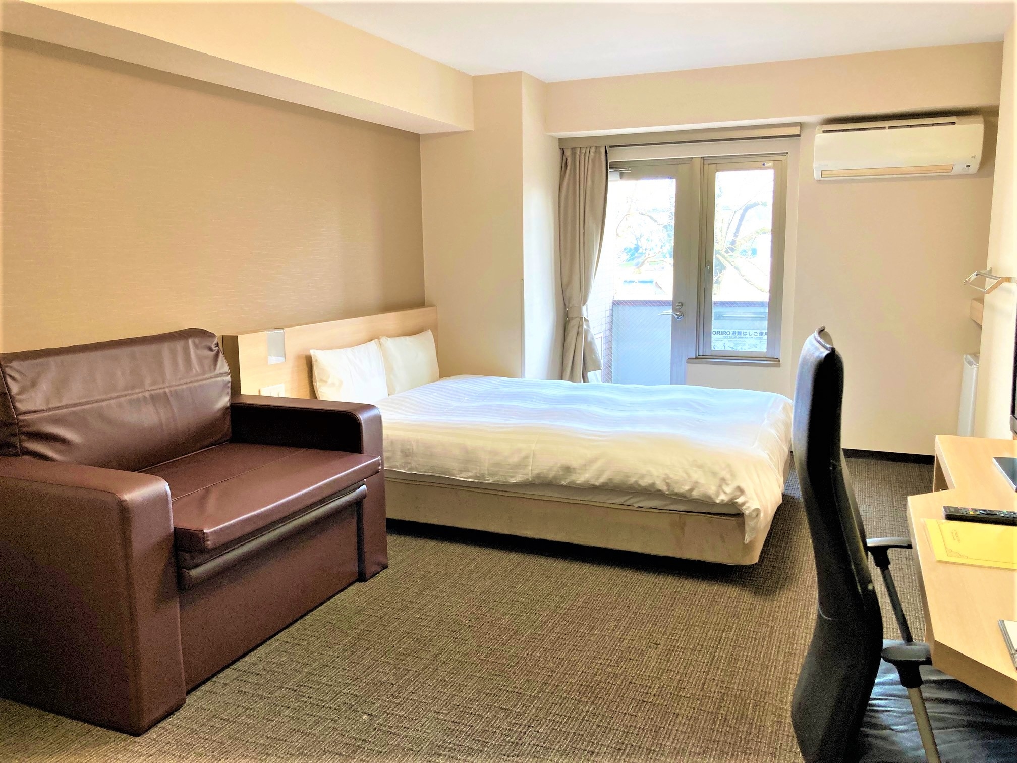 Deluxe double ◆ Non-smoking ◆ Deluxe double 32 square meters ◇ 140 & times; 190 beds [2nd floor river side]