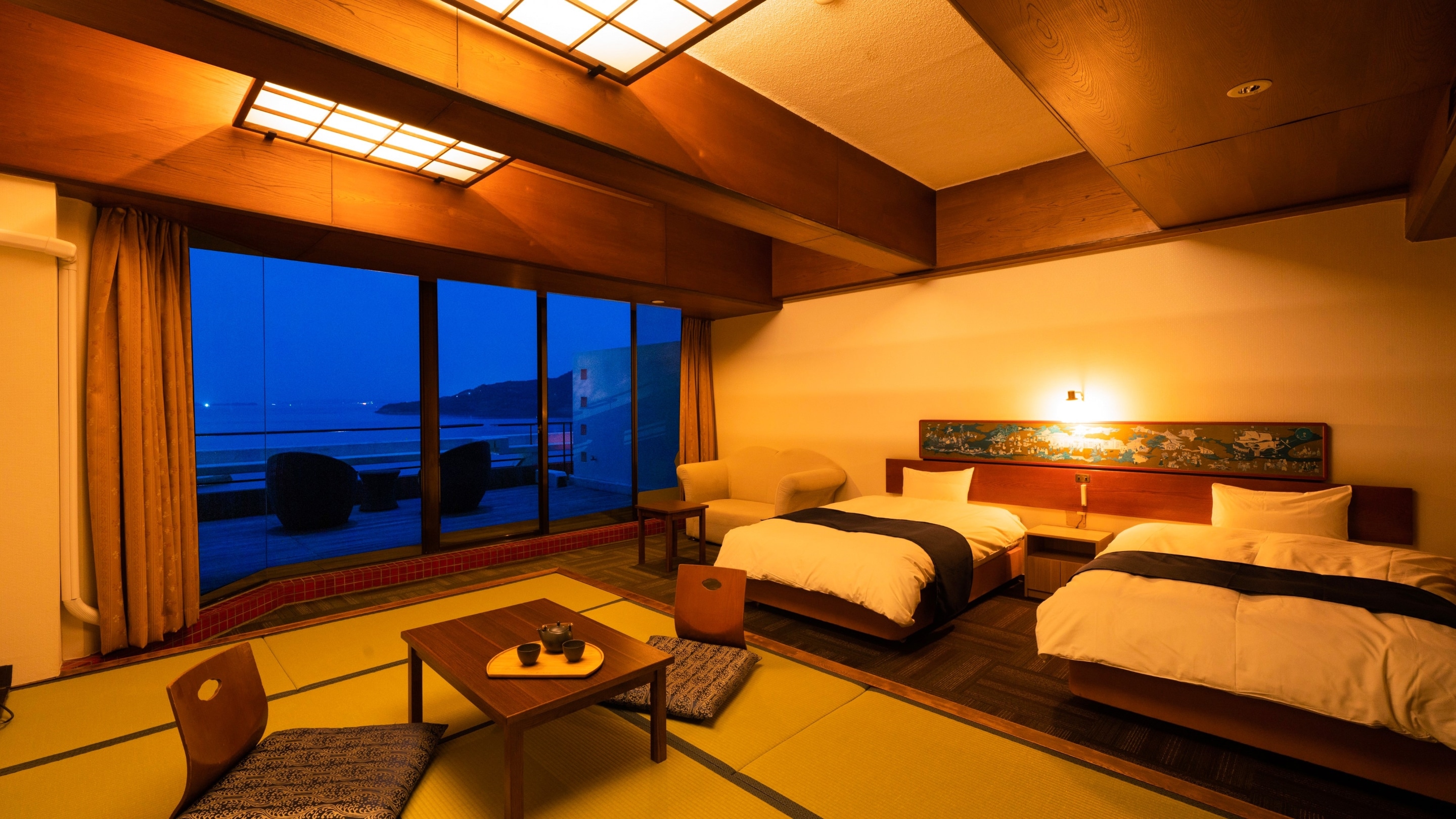 Standard Japanese-Western twin room *Example of a guest room