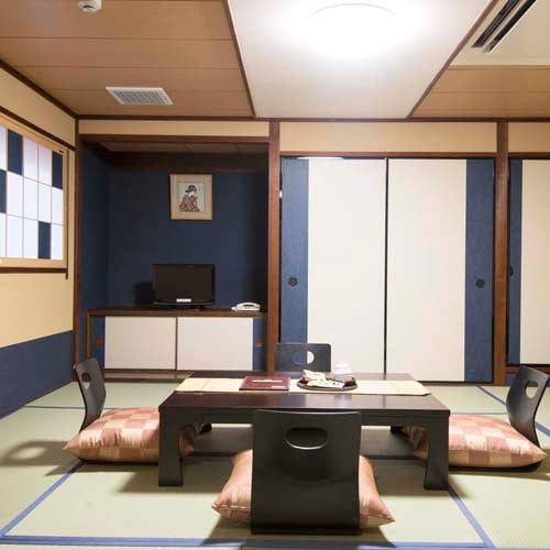 ▼ [Japanese-style room 13 tatami mats (example)] Japanese-style room with a slightly modern atmosphere