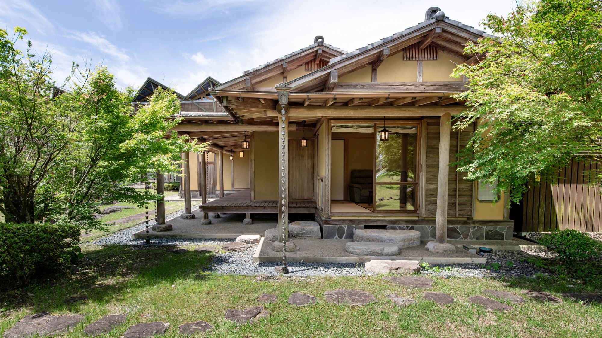 *[Example of a detached room] This is one of our proud detached rooms, exuding a traditional Japanese atmosphere that will make you feel as if you have traveled back in time.