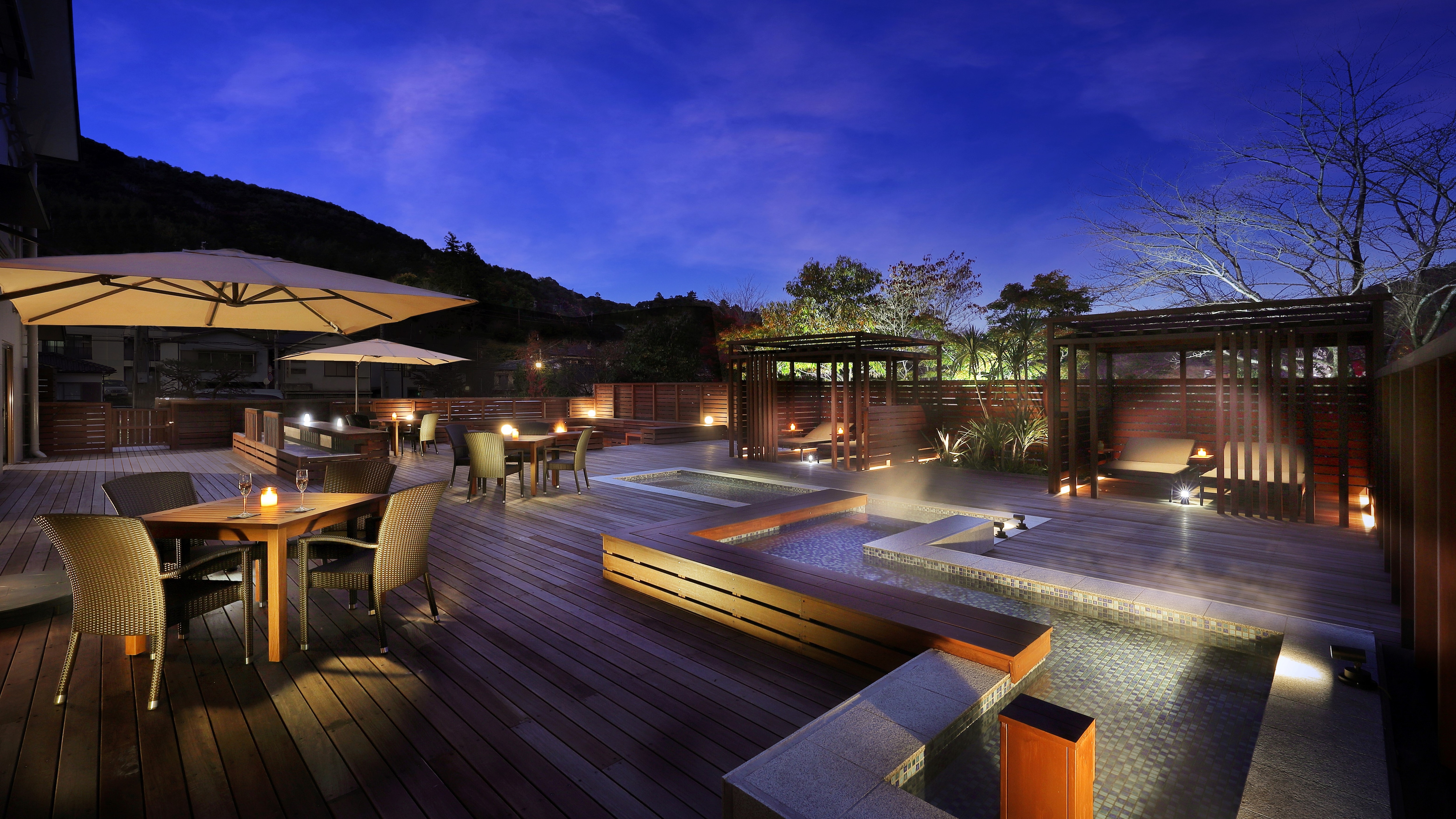 Open-air foot bath lounge and restaurant "Tenn." B. (dusk) JPG.jpg
