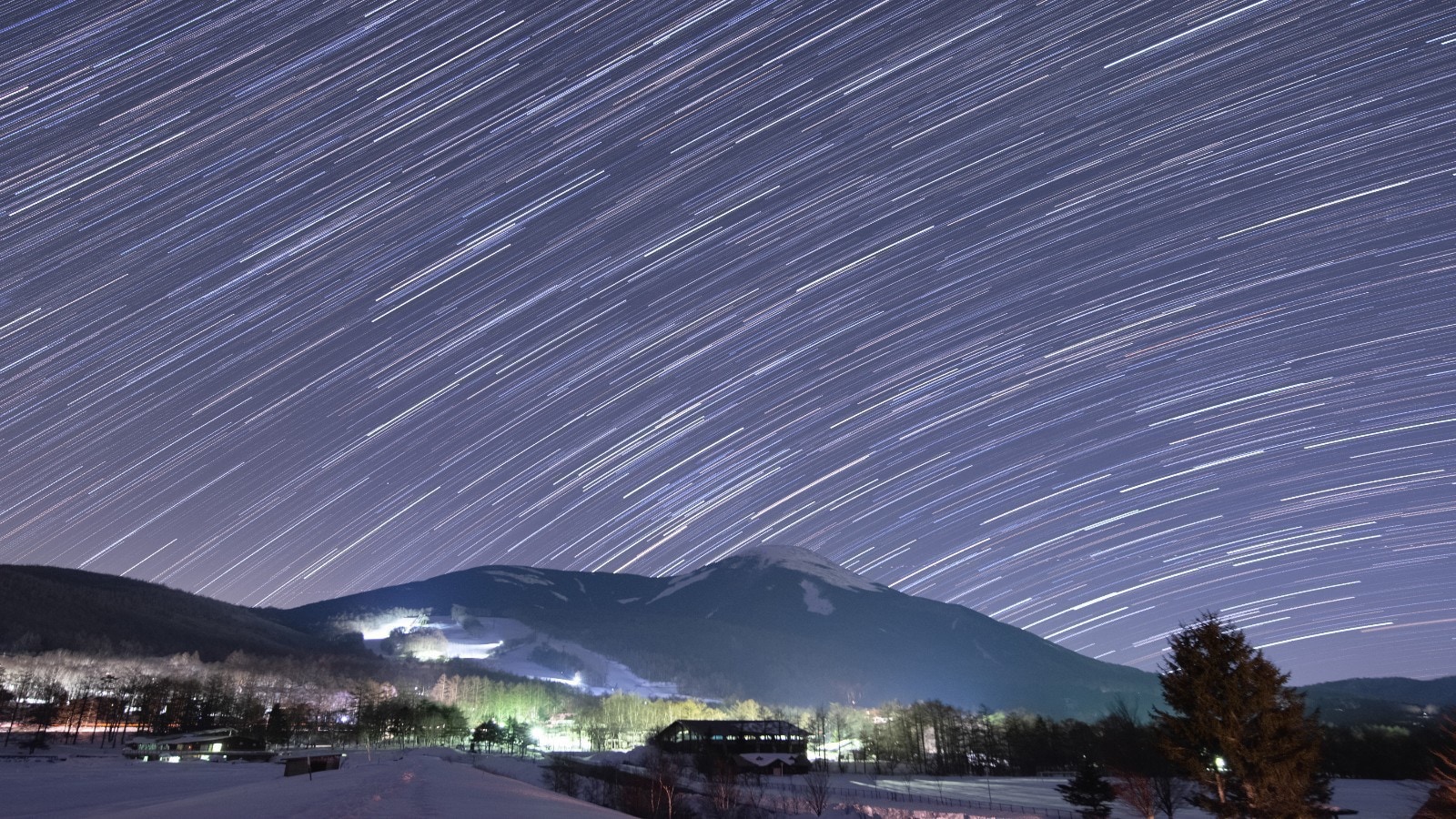 Lake Megami, Mt. Tateshina, and the starry sky