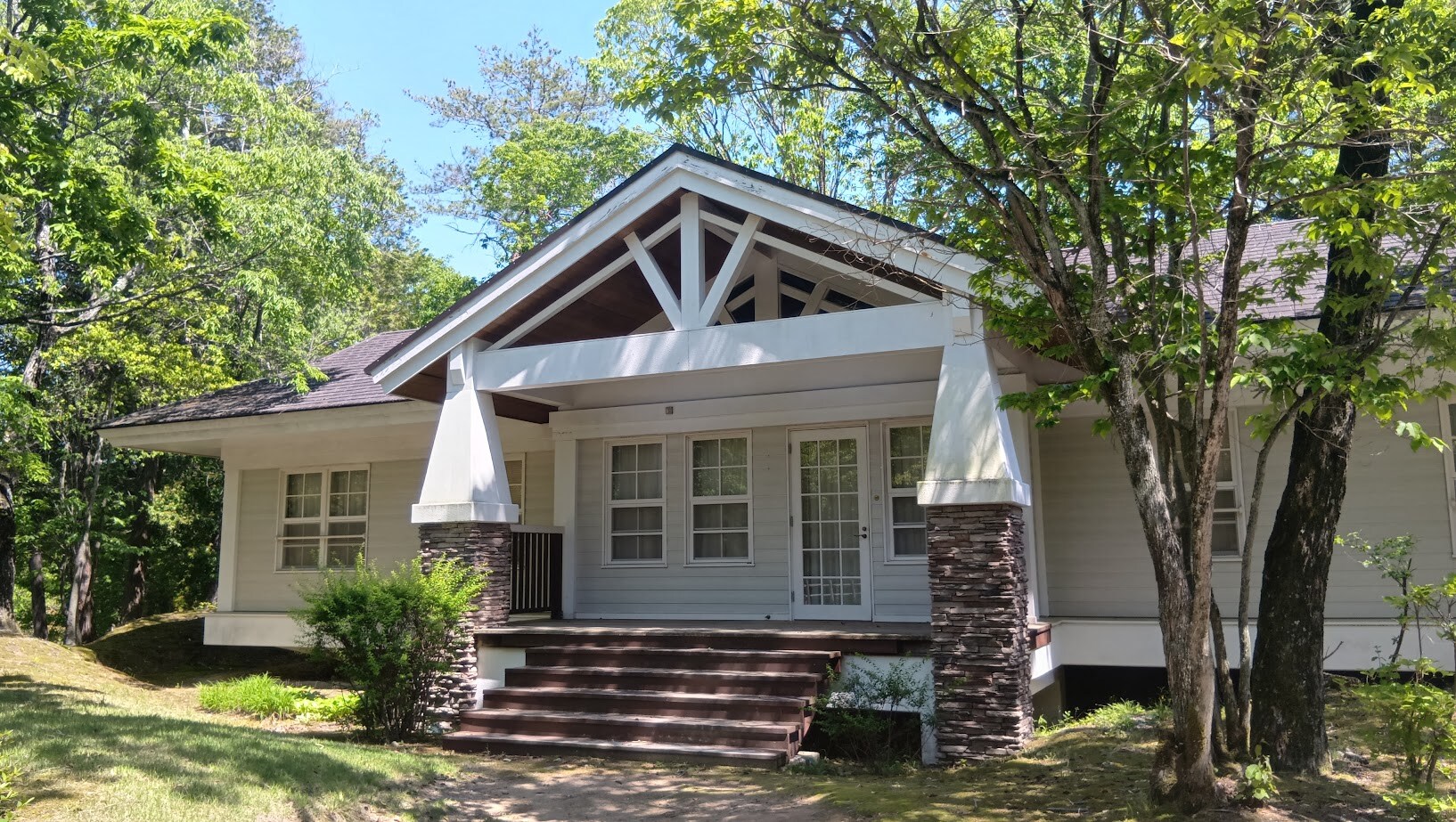 กระท่อม 6_โรสบัด_ภายนอก