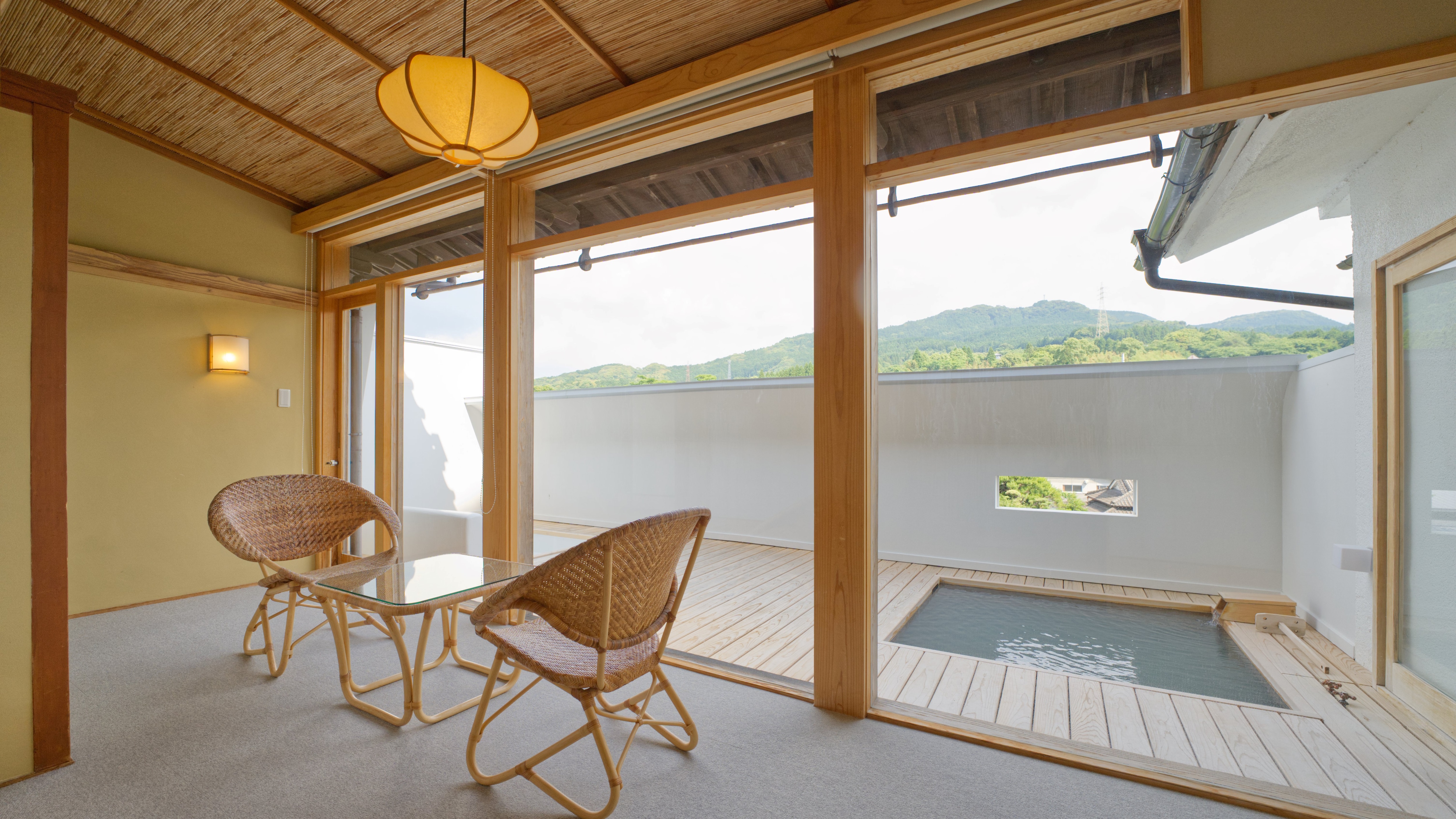 Miyabikan: Guest room with open-air bath