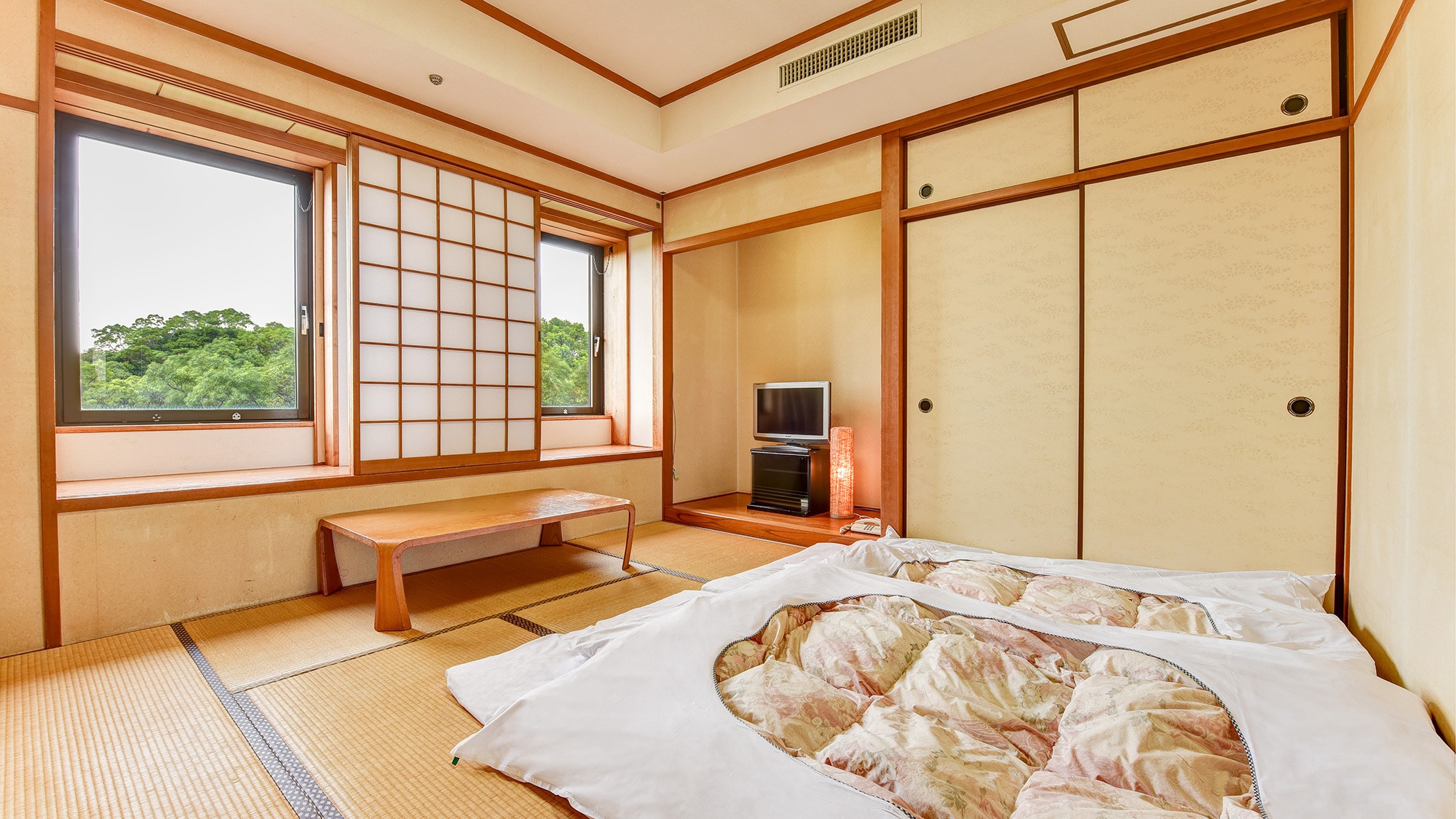 *Not available* [8 tatami Japanese-style room] Recommended for families with small children. Please take off your shoes and relax.