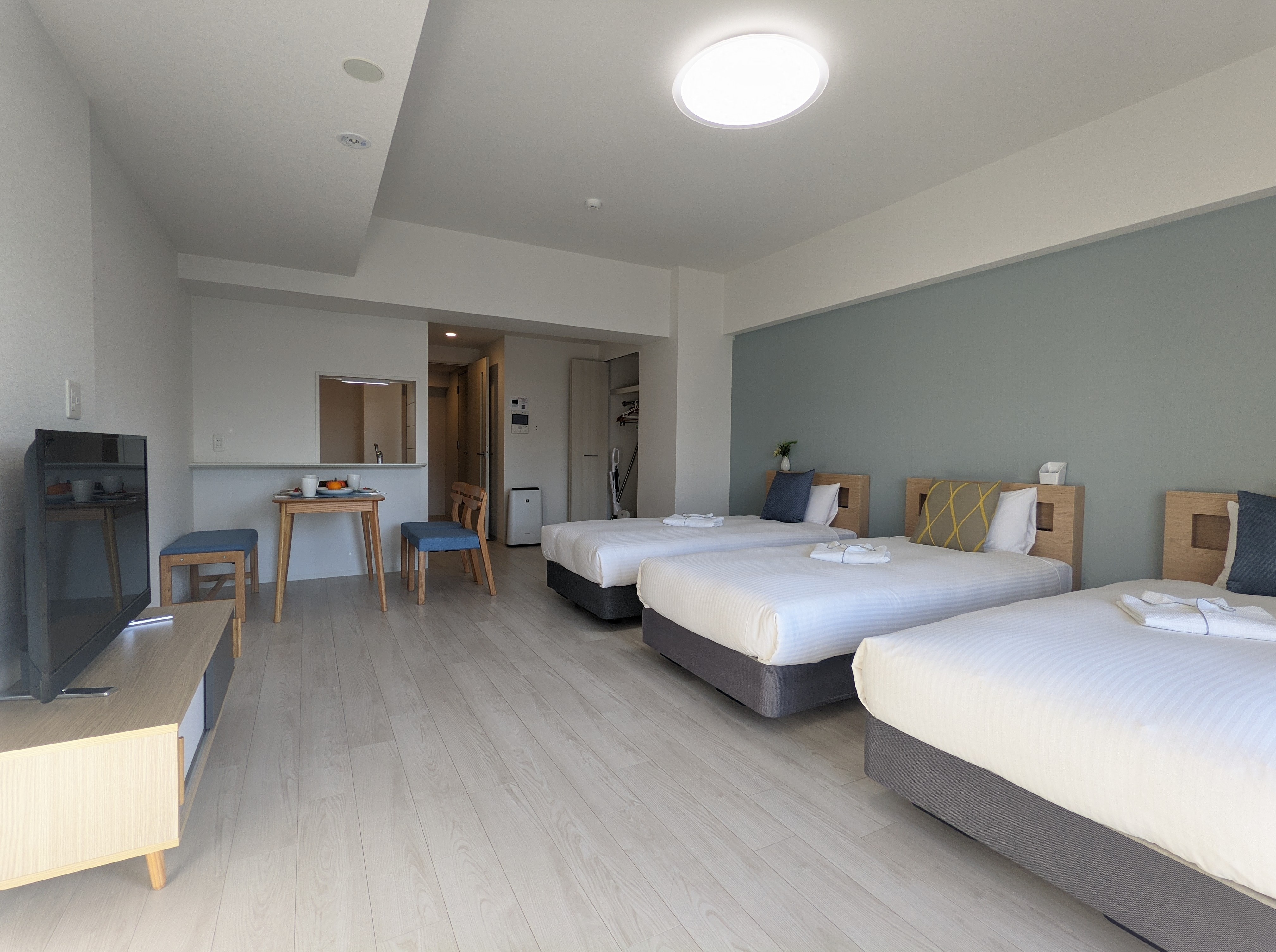 Single bed x3