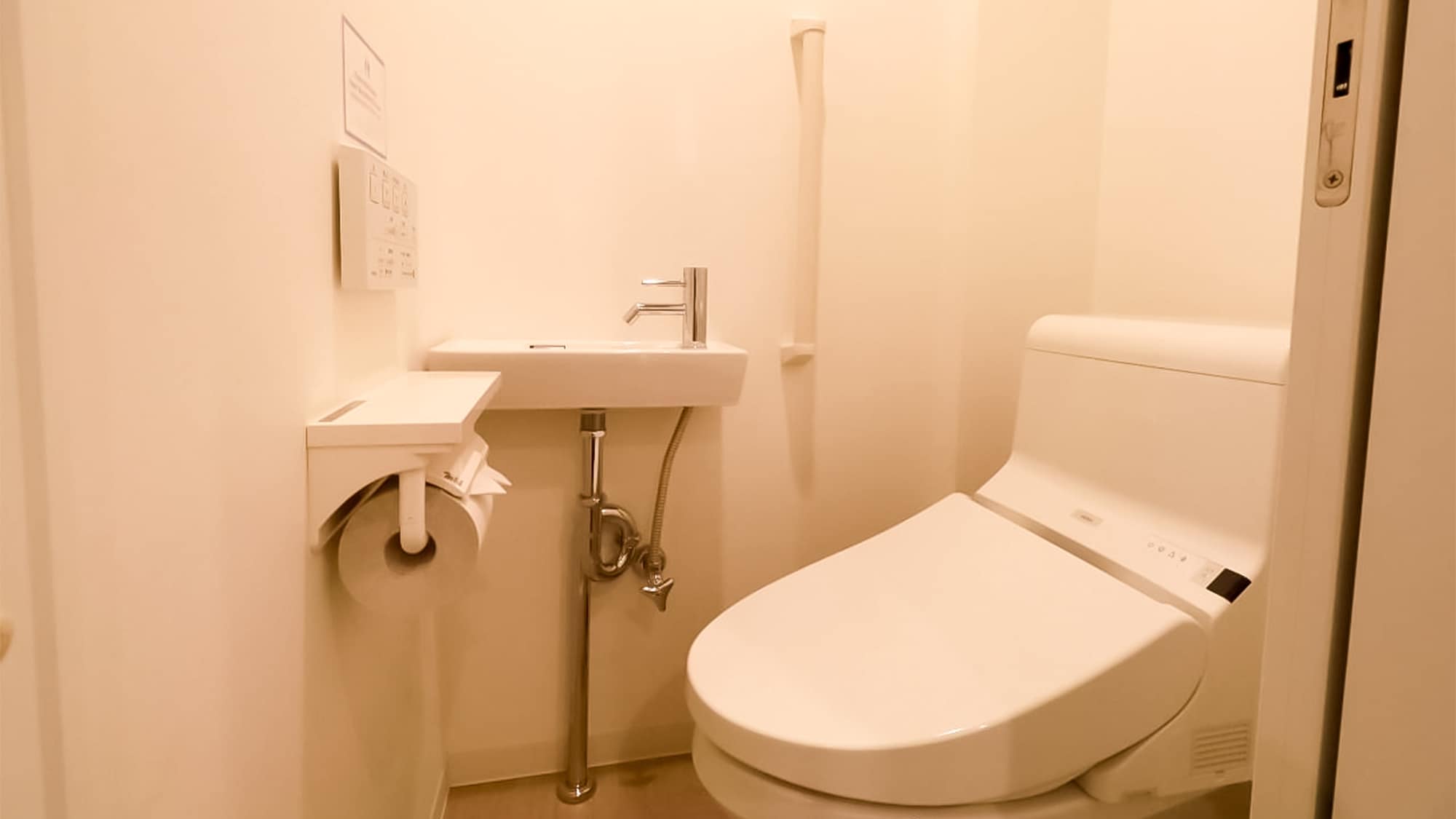 ・ Dormitory toilet with warm water washing toilet seat