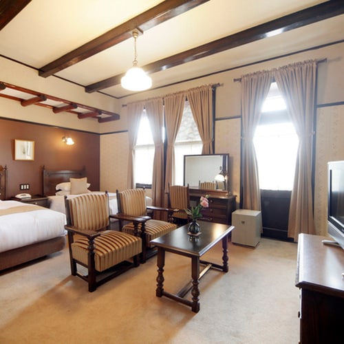 [Guest Room/Deluxe Twin] A room with a nostalgic mountain hut atmosphere