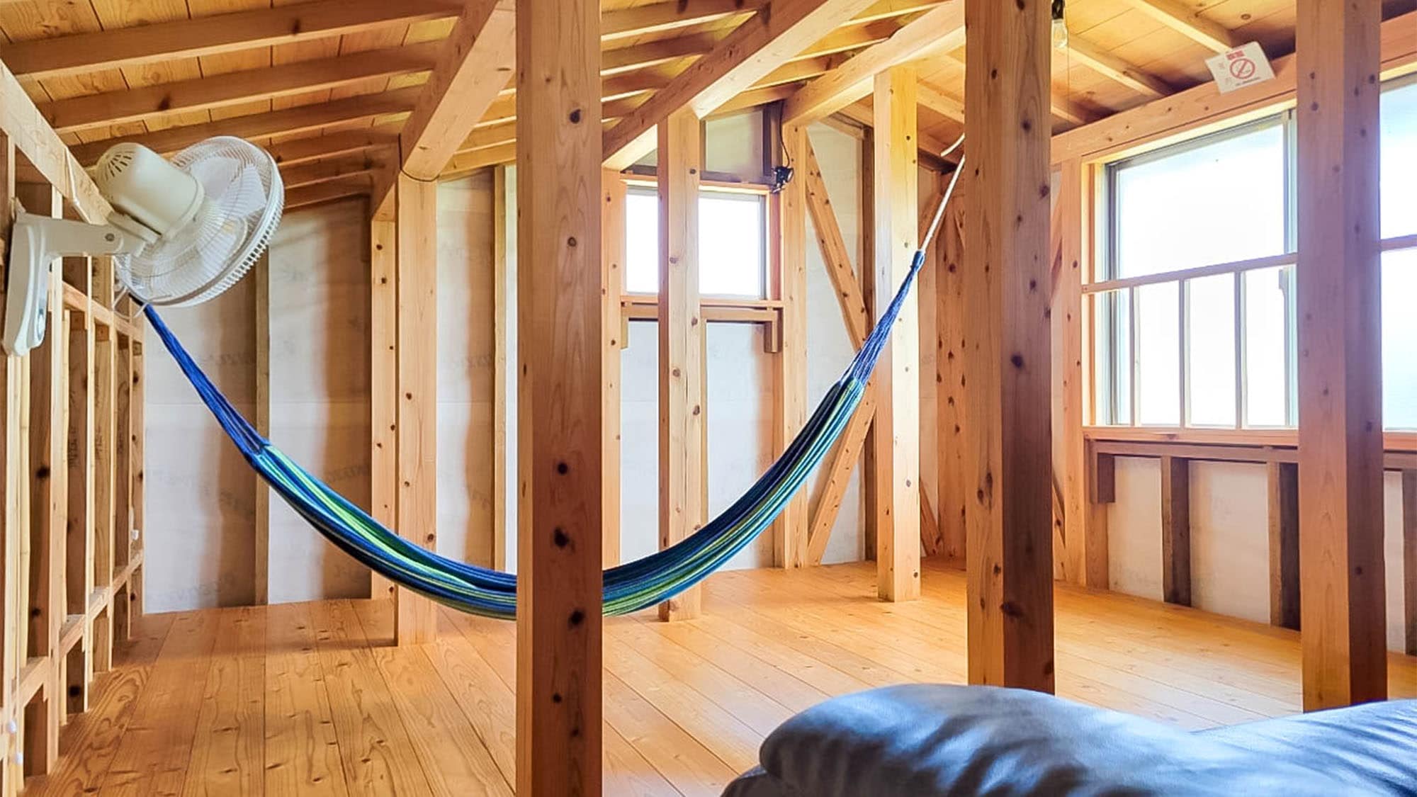 ・[Cucumber Building] The comfortable swaying hammocks are popular with everyone!