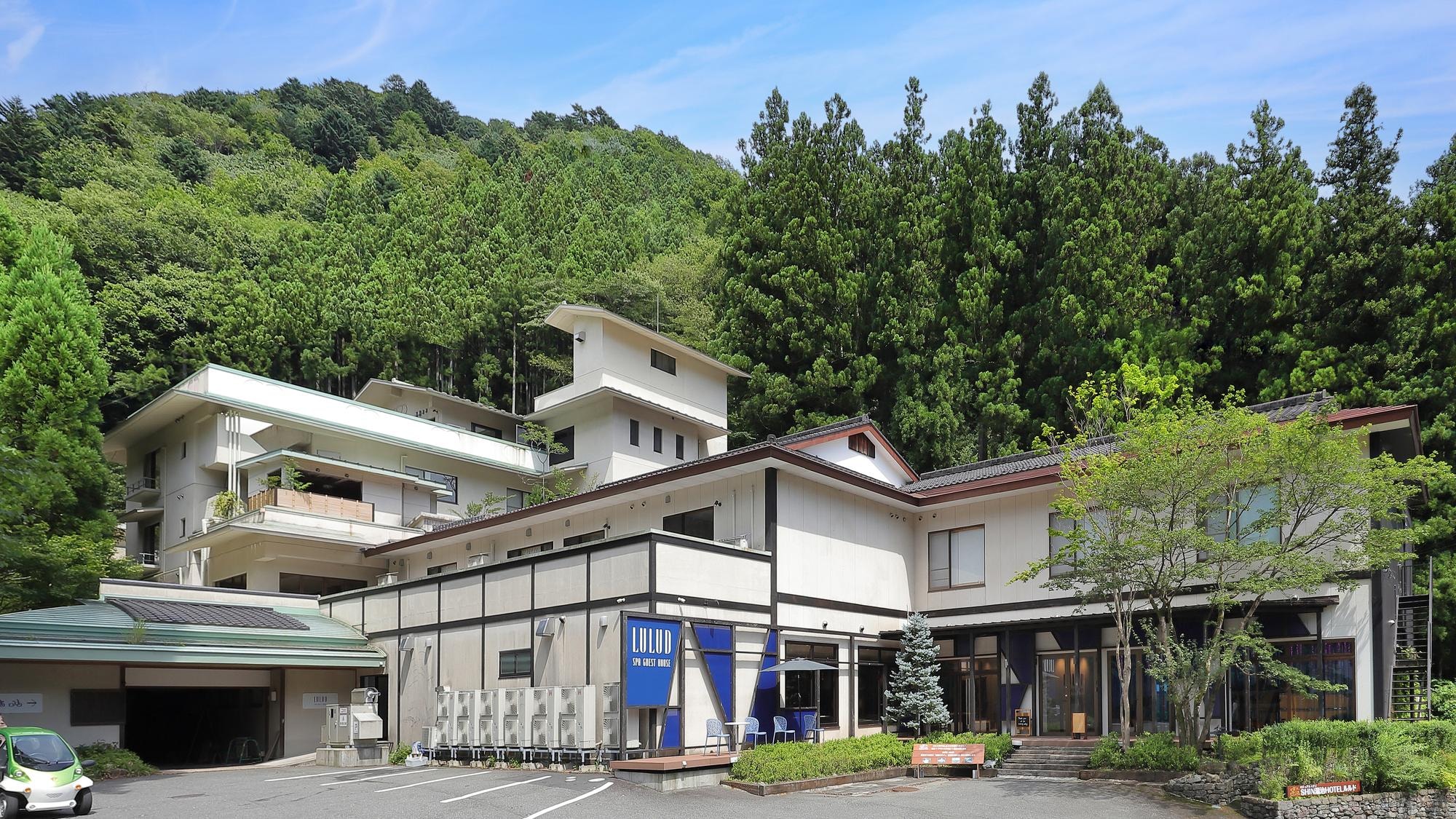 Exterior daytime view