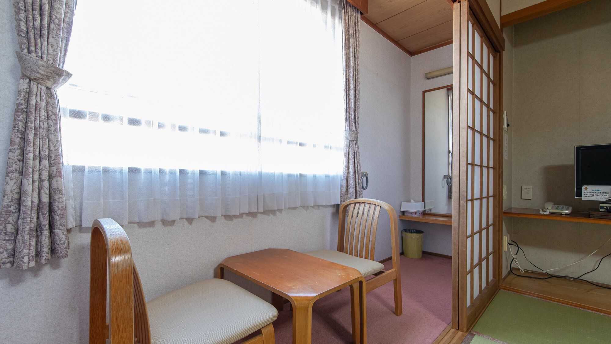 [Non-smoking] Japanese-style room for 1 to 5 people