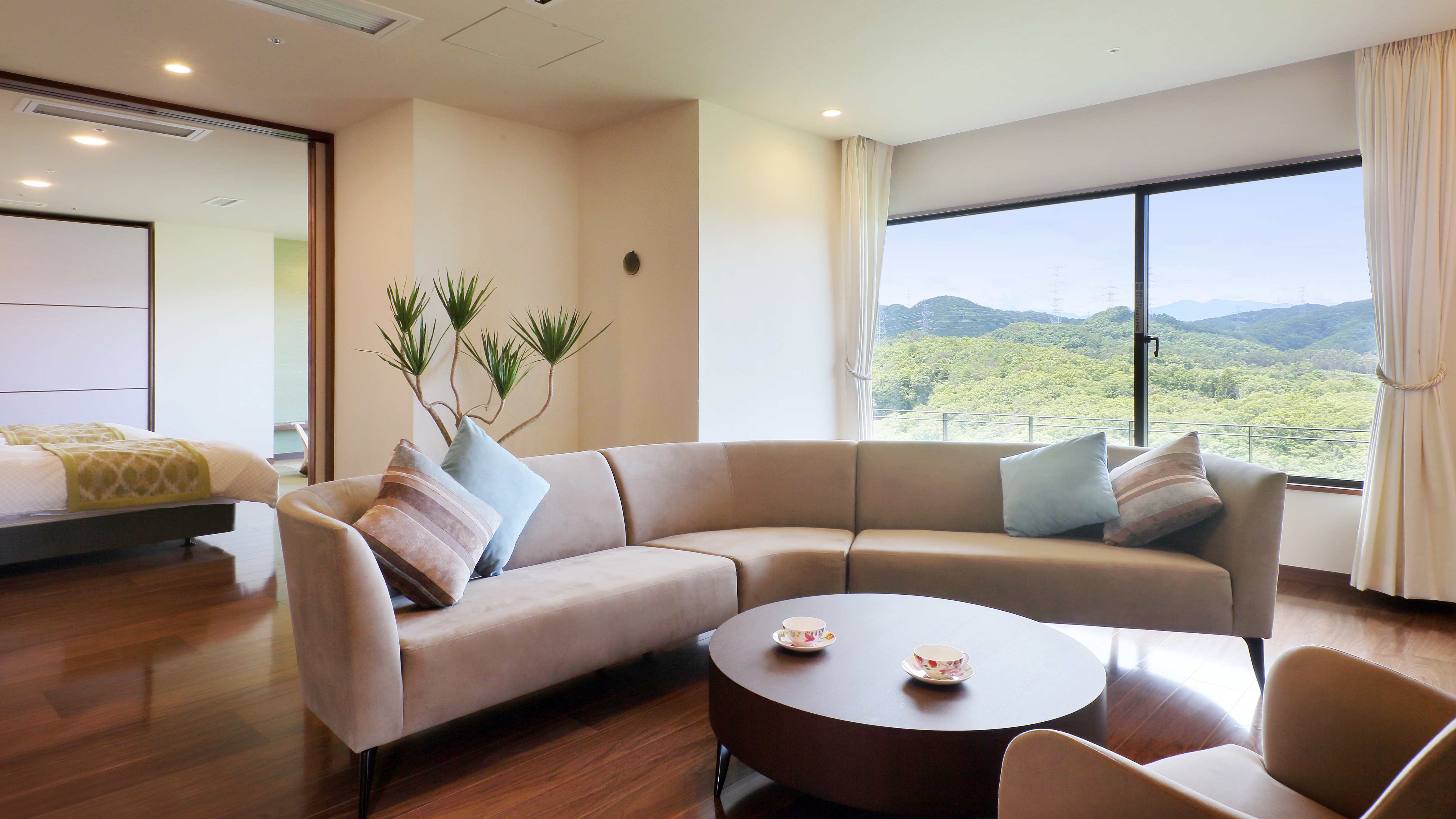 Japanese modern suite "Moonbow"